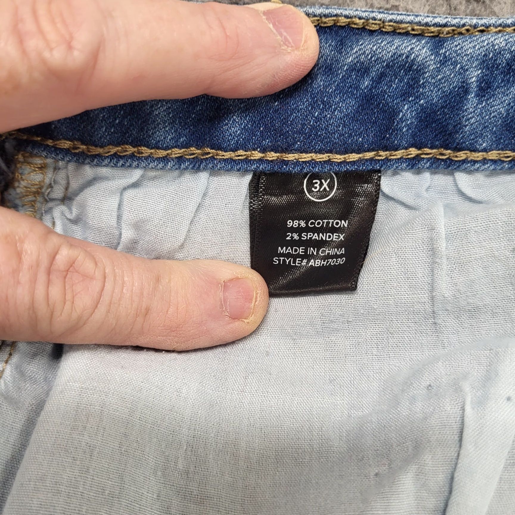 Fashion Nova VINTAGE? No. Fashion Nova Jeans Women's 3X Distressed Denim Boyfriend Jeans 37x28 Blue 5-Pocket Regular Inseam 28" Size 40" / US 18 - 3 Thumbnail