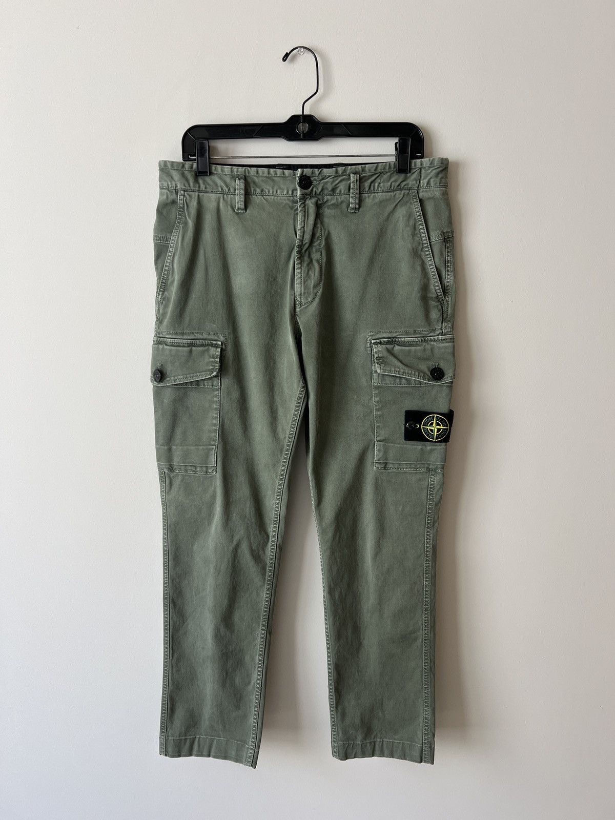 Stone island orders cargo pants sizing