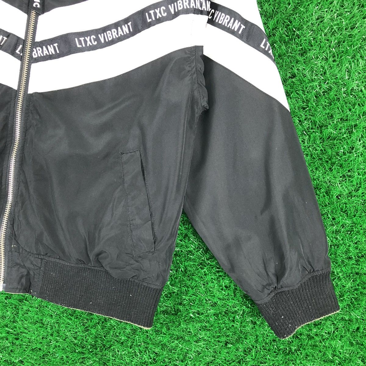 Japanese Brand Vintage Bomber Reversible Jacket Kid by Lovetoxic Size US XXS / EU 40 - 3 Thumbnail