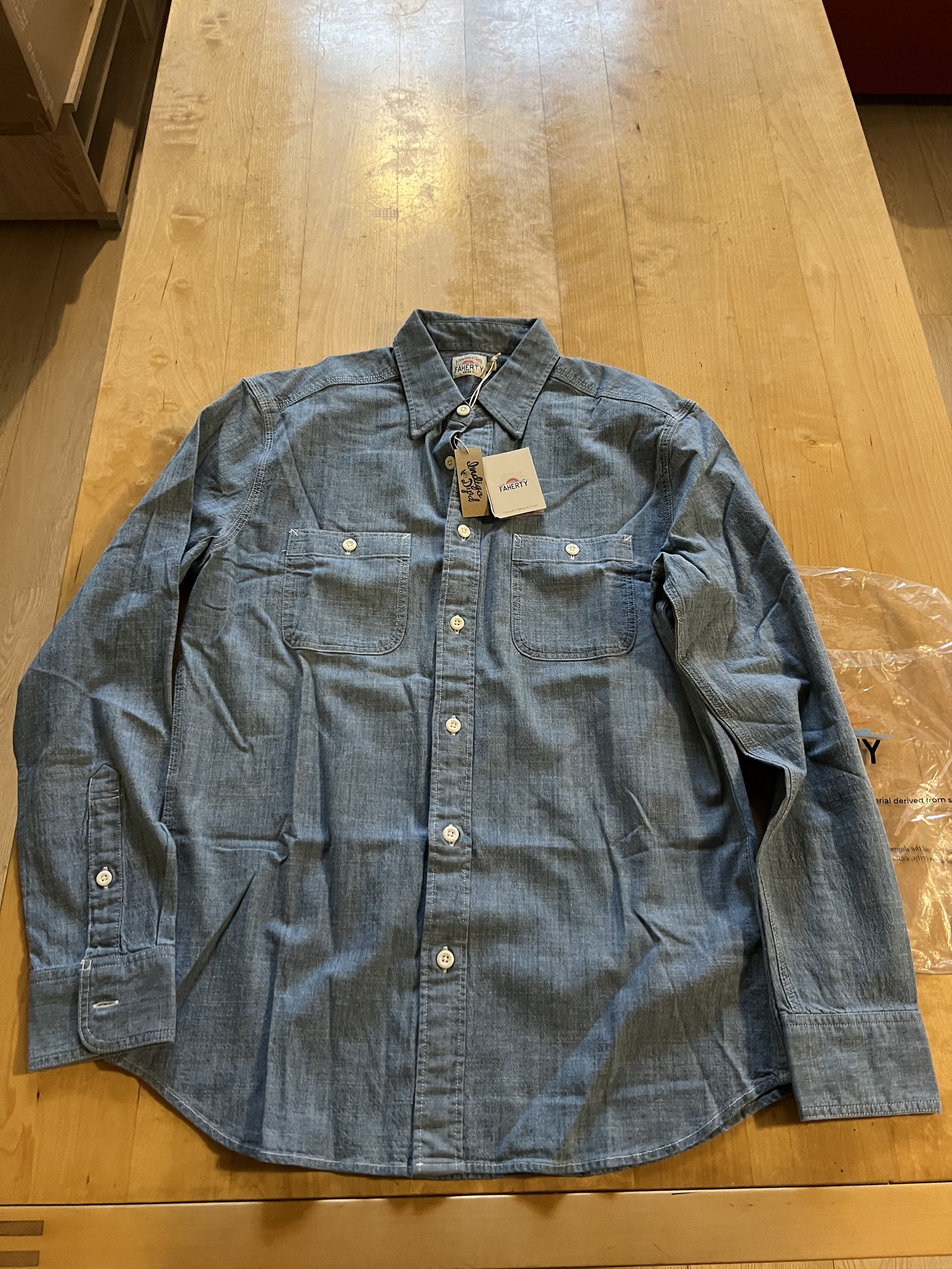 image of Faherty Workshirt_Indigo Denim Size Small - Incredible! in Indigo Blue, Men's