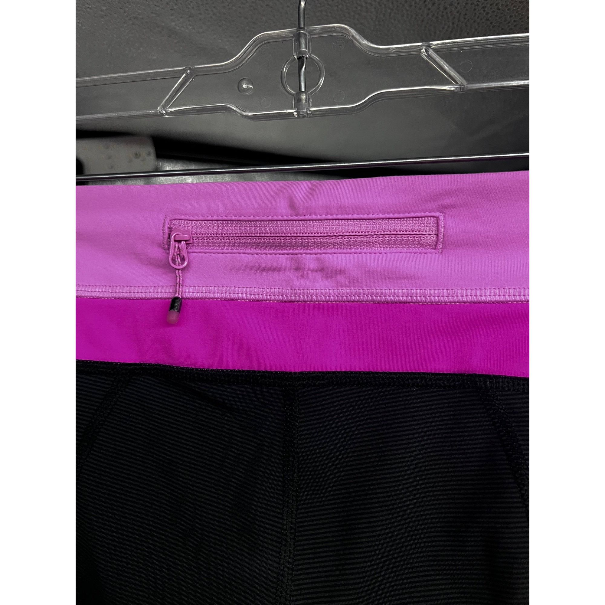 Lululemon Lululemon Run Inspire Crop II Leggings Wee Stripe Black Pink Size 25" / US 0 / IT 36 - 7 Thumbnail