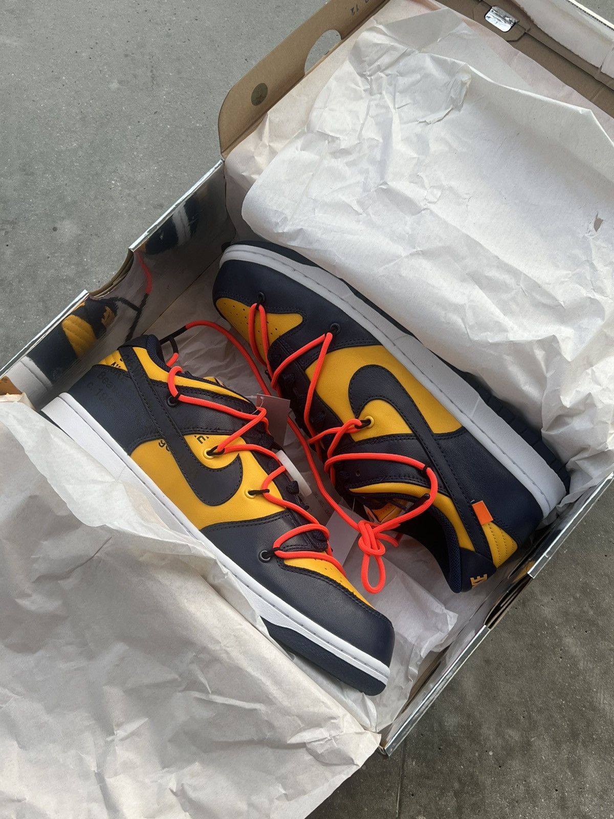 Nike Dunk Low x OFF WHITE Michigan New!