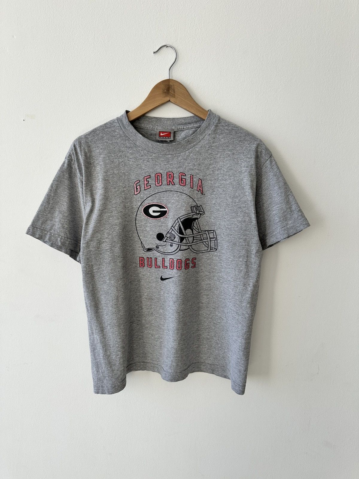 Nike × Vintage Vintage Nike Team Georgia Bulldogs T Shirt Size US S / EU 44-46 / 1 - 1 Thumbnail