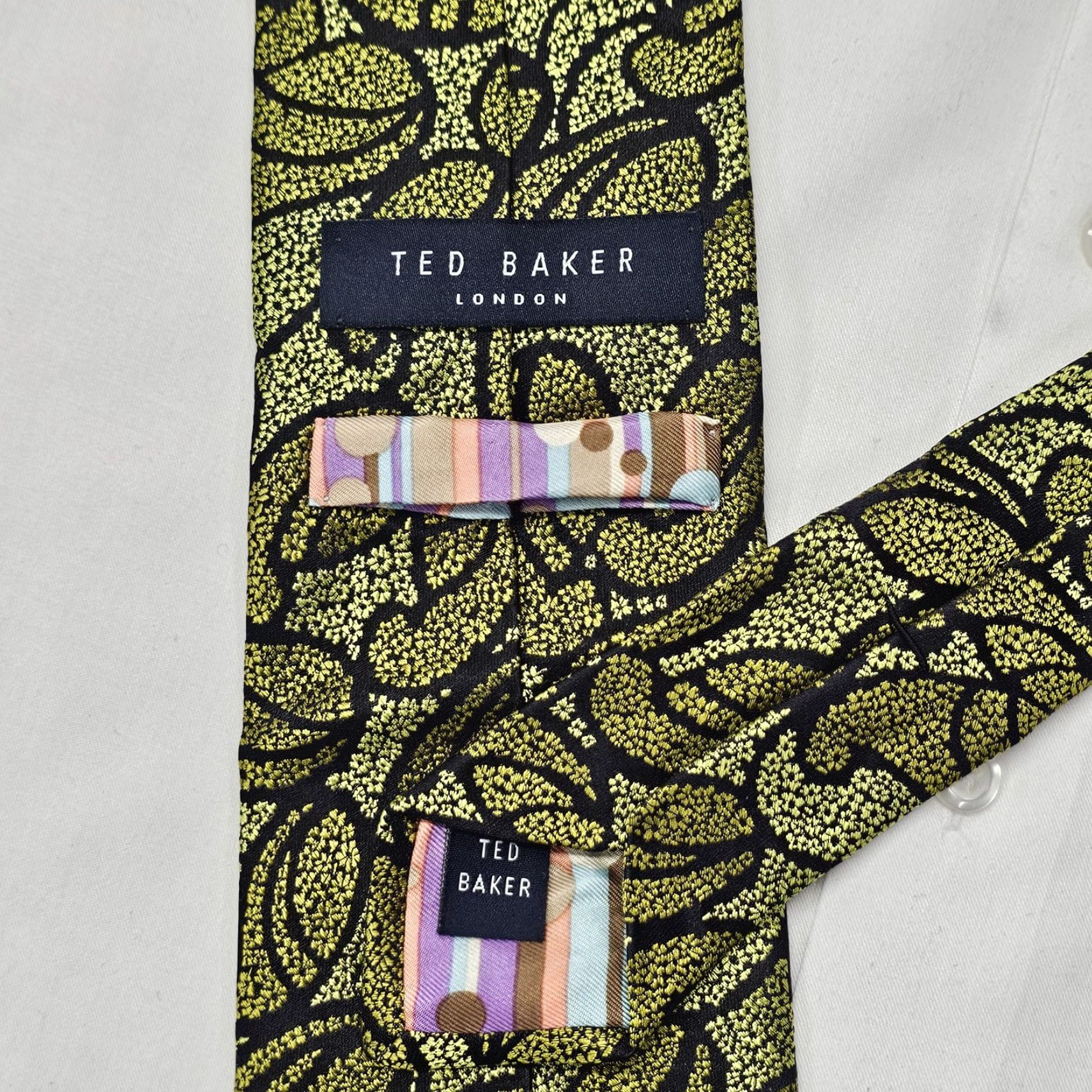 Ted Baker VINTAGE Ted Baker London Tie Paisley Silk Iridescent Green Black 58" X 3.5" Adult Men’s Silk Necktie Men's Navy Green 90s Event Wedding Size ONE SIZE - 5 Thumbnail