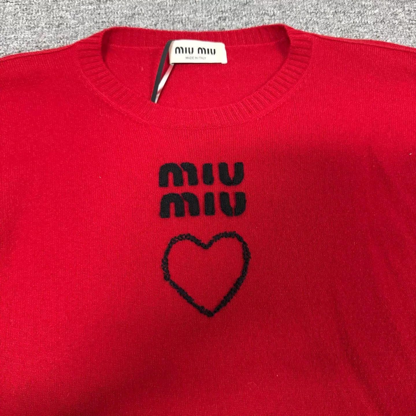 Miu Miu MIU MIU Red Heart Embroidered Logo Short 36 Size XS / US 0-2 / IT 36-38 - 5 Thumbnail