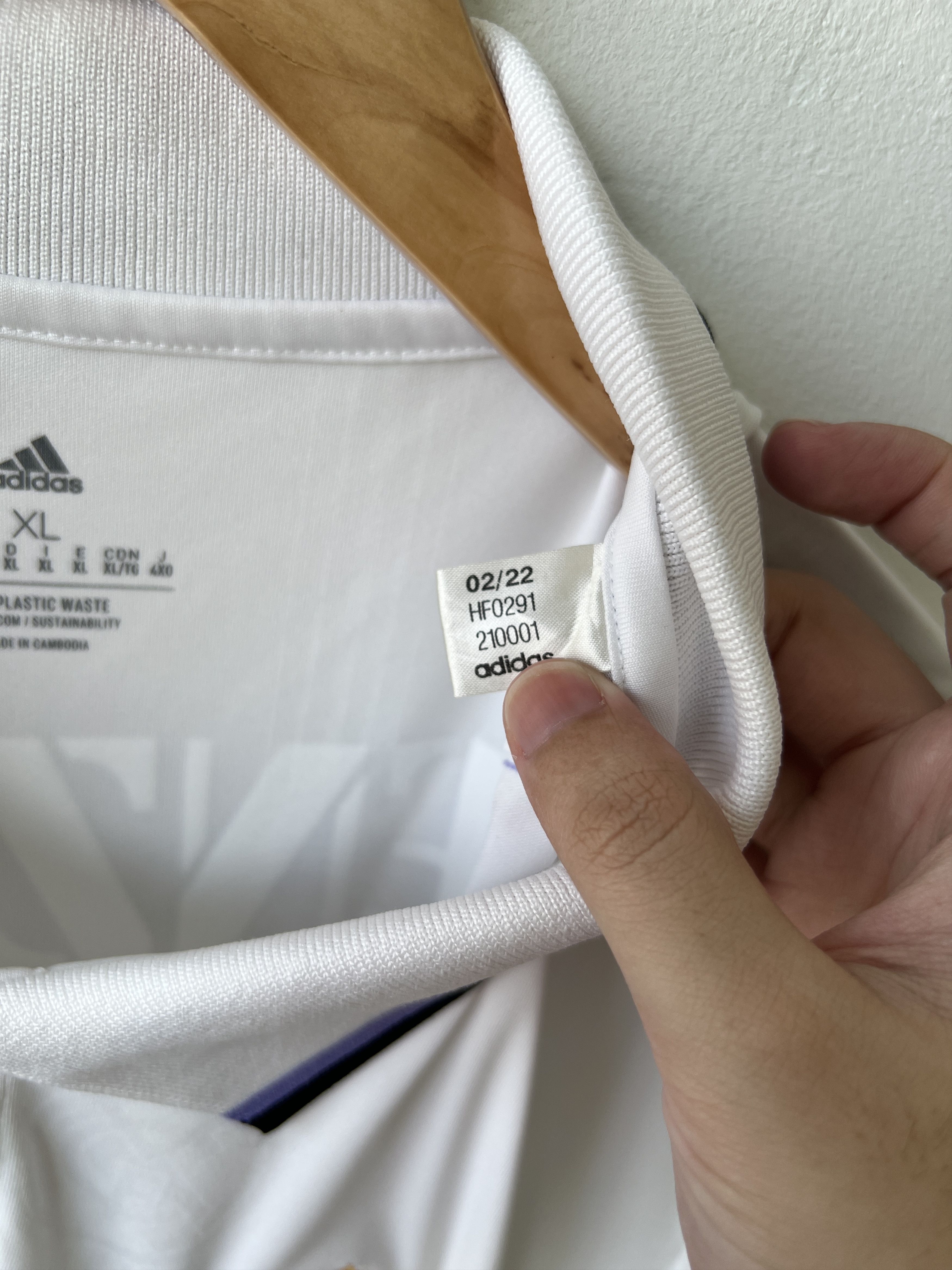 Adidas (XL) Real Madrid 2022-23 Home Kit Benzema #9 Size US XL / EU 56 / 4 - 4 Thumbnail