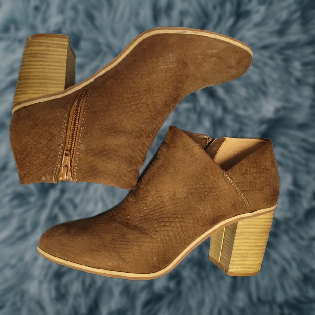 Vintage BC Footwear Womens Size 8.5 Brown BC Vegan Julia Heel Ankle Boots Side Zip Comfort Almond Toe Bootie Size US 9 / IT 39 - 1 Thumbnail