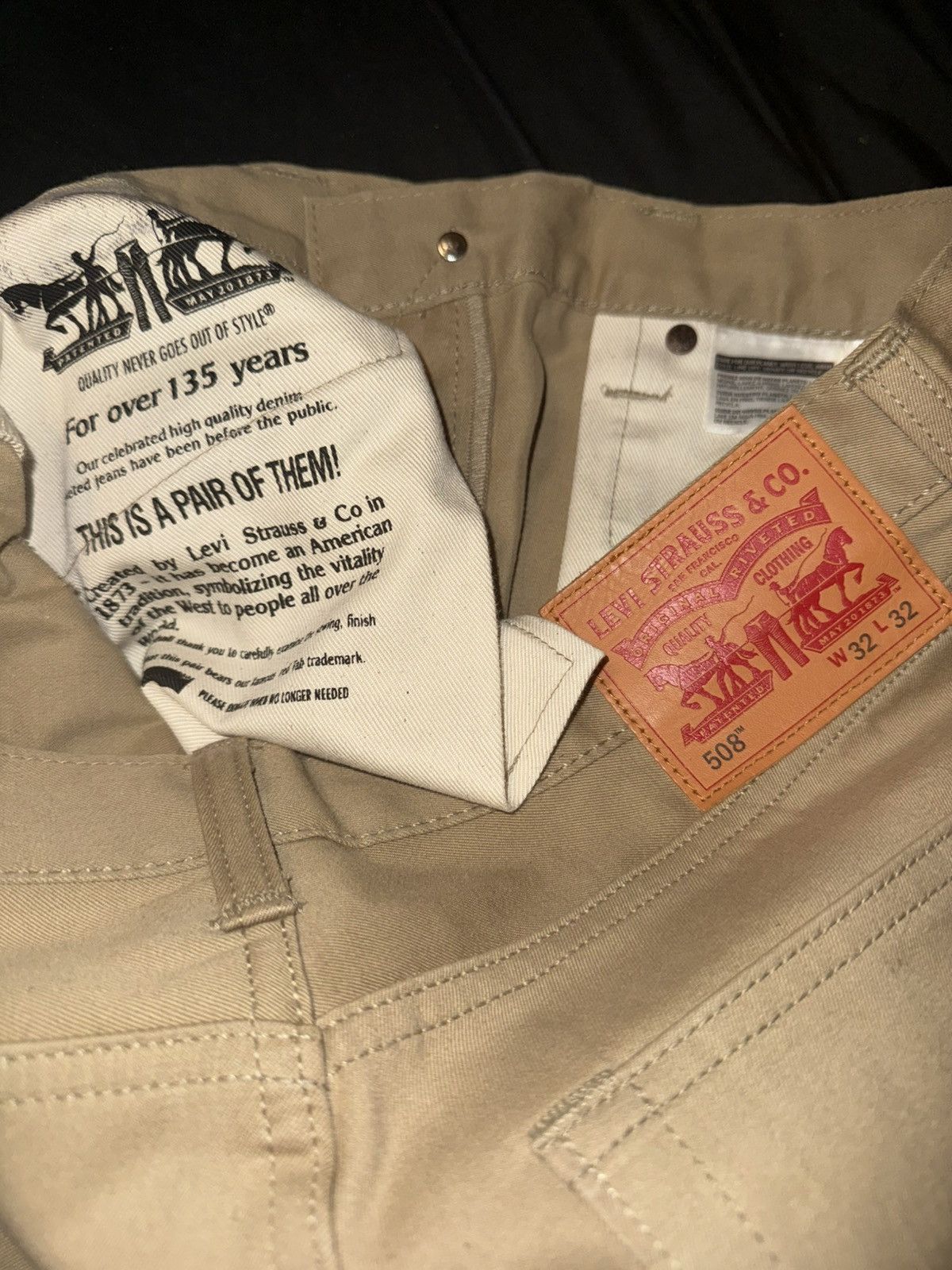 Levi's Levi’s khaki with royal blue color block legs nwot32/32 rare Size US 32 / EU 48 - 2 Thumbnail
