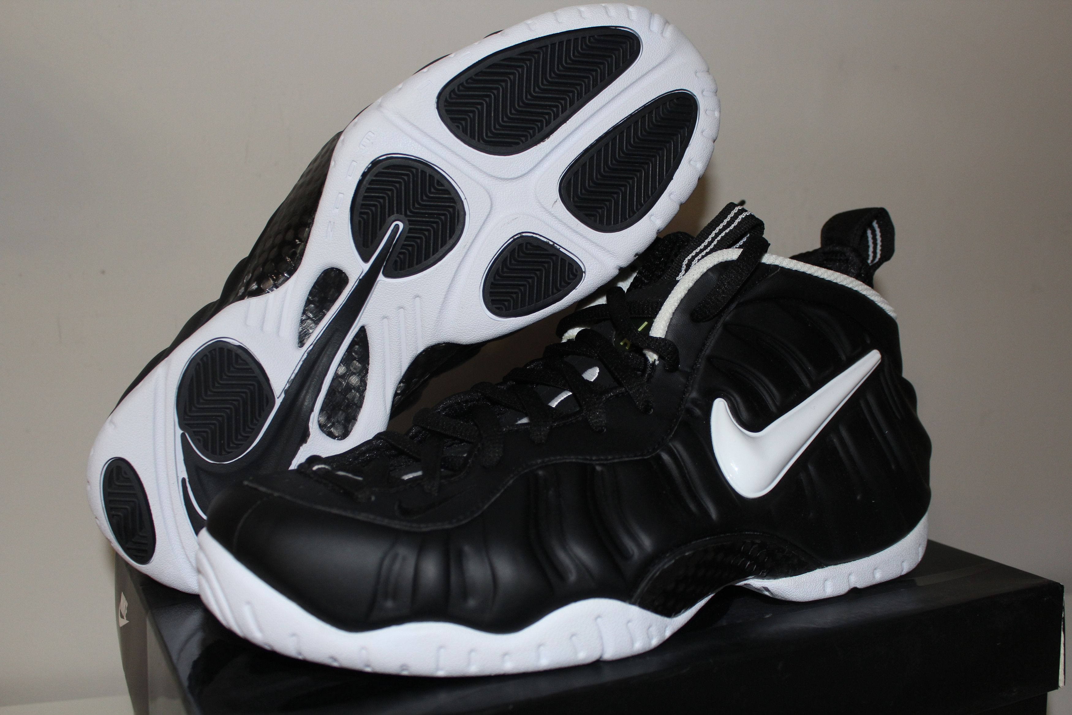Nike Nike Foamposite Size 11 Black White 624041-006 Dr. Doom 2016 Size US 11 / EU 44 - 1 Thumbnail