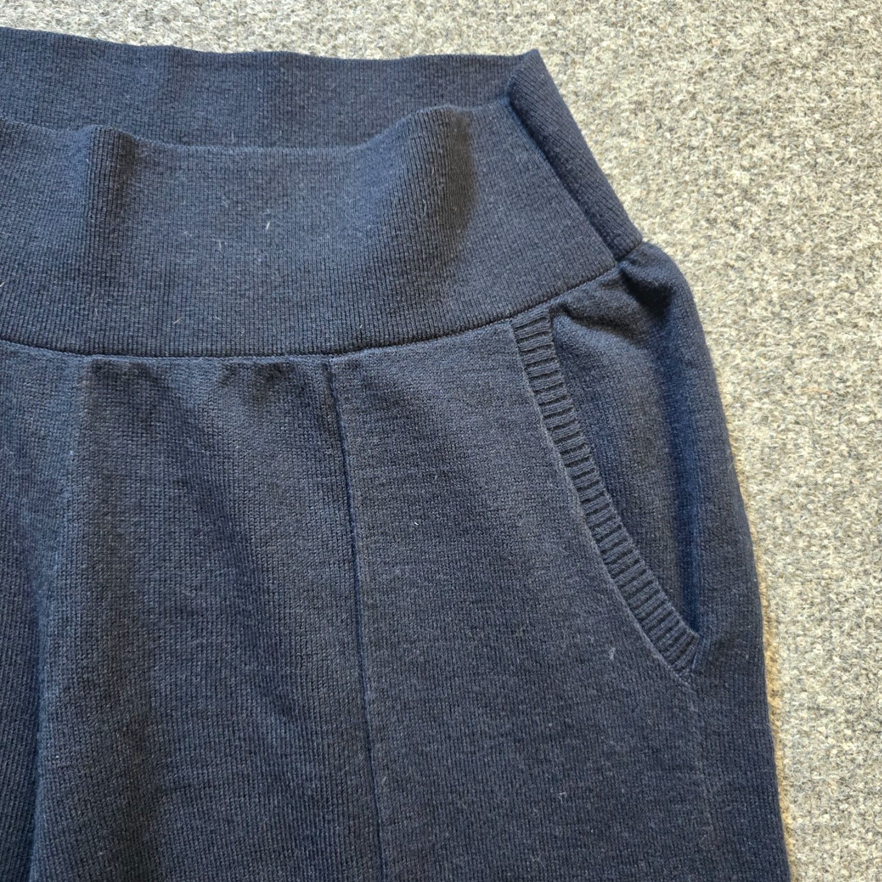 Vintage Soma Pants Womens Size Medium Blue Knit 24/7 Tapered Pockets Lounge Casual Sleep Pants Ankle Inseam 30 in Regular Rise Mid 8.5-10.5 in Size 32" / US 10 / IT 46 - 3 Thumbnail
