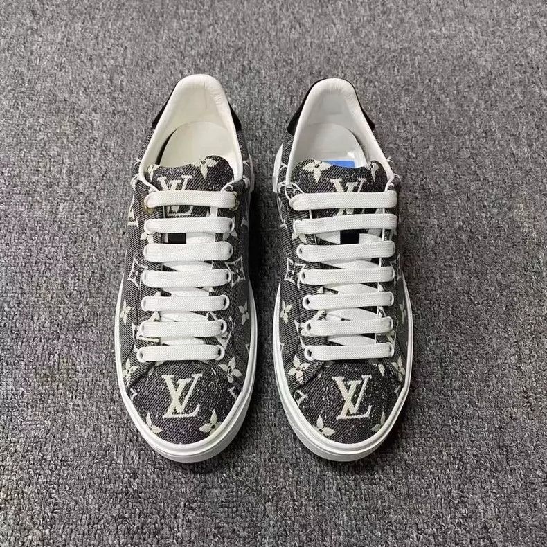 Louis Vuitton Louis Vuitton Black and white presbyopic printed platform Size US 5.5 / IT 35.5 - 2 Thumbnail