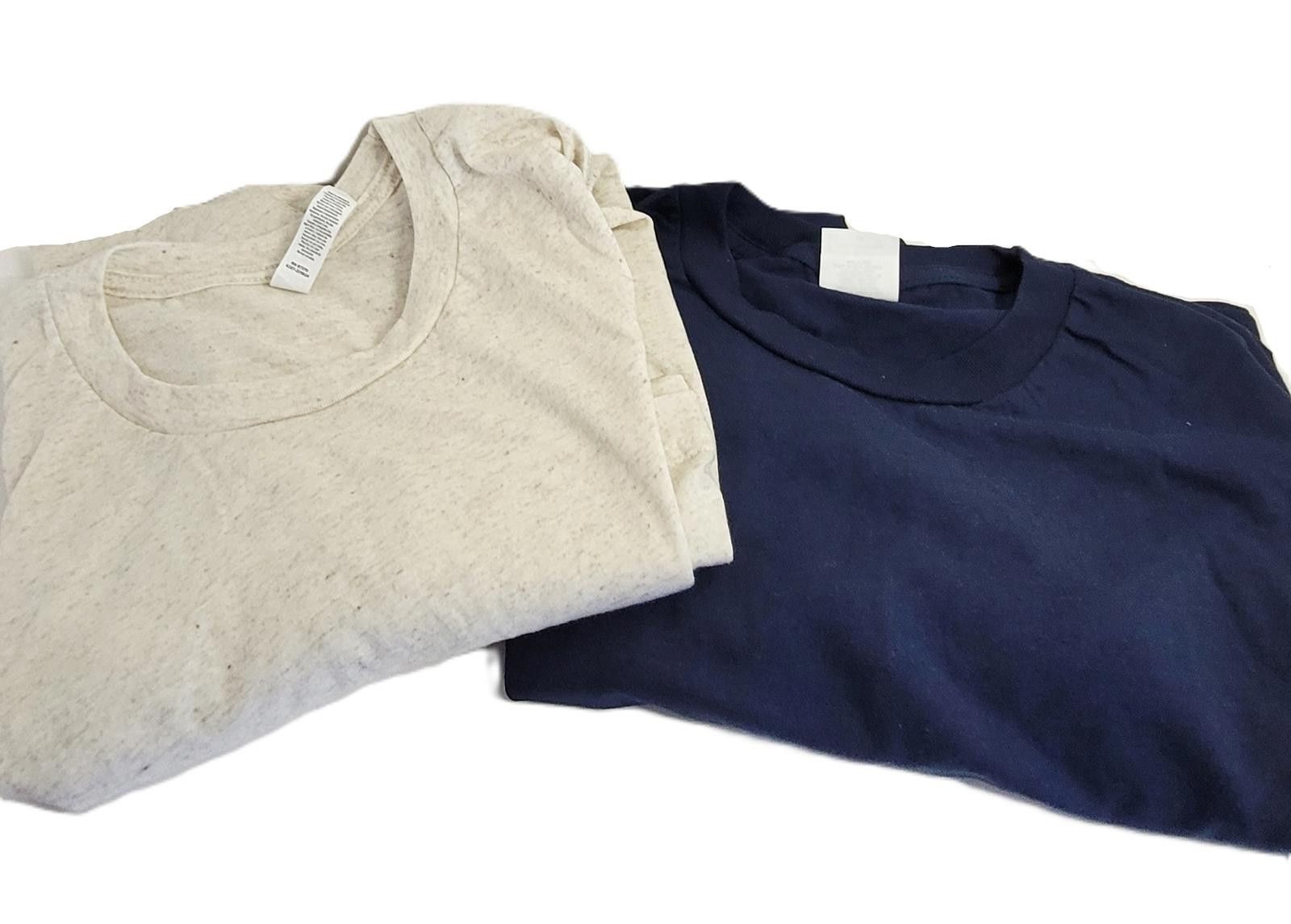 Other 2 Men’s 2XL T-Shirts Beige Speckled & Navy Crewneck Basic Size US XXL / EU 58 / 5 - 1 Thumbnail