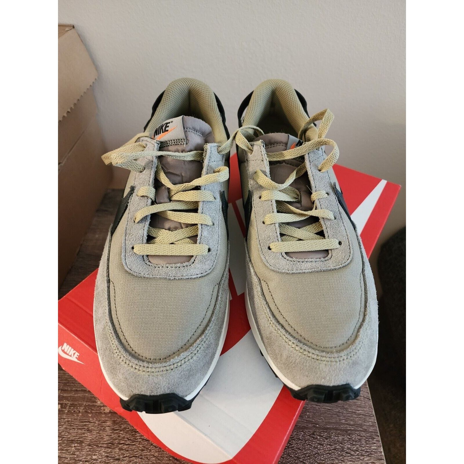 Nike Nike Waffle Debut SE Men’s Size 9.5 Olive Green FJ4196-200 Size US 9.5 / EU 42-43 - 4 Thumbnail