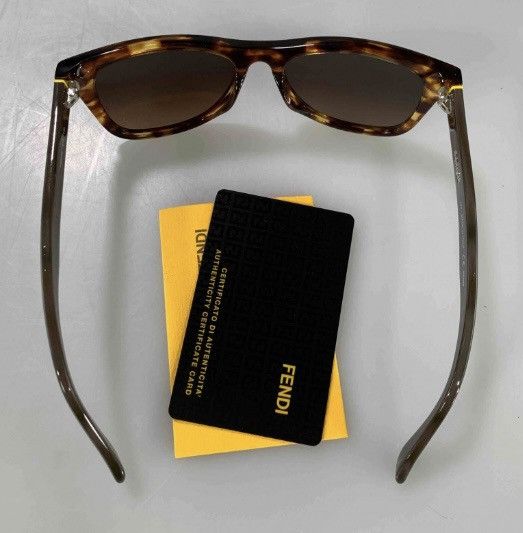 Fendi Fendi 🇮🇹 tortoise shell Havana logo sunglasses NEW Size ONE SIZE - 11 Thumbnail