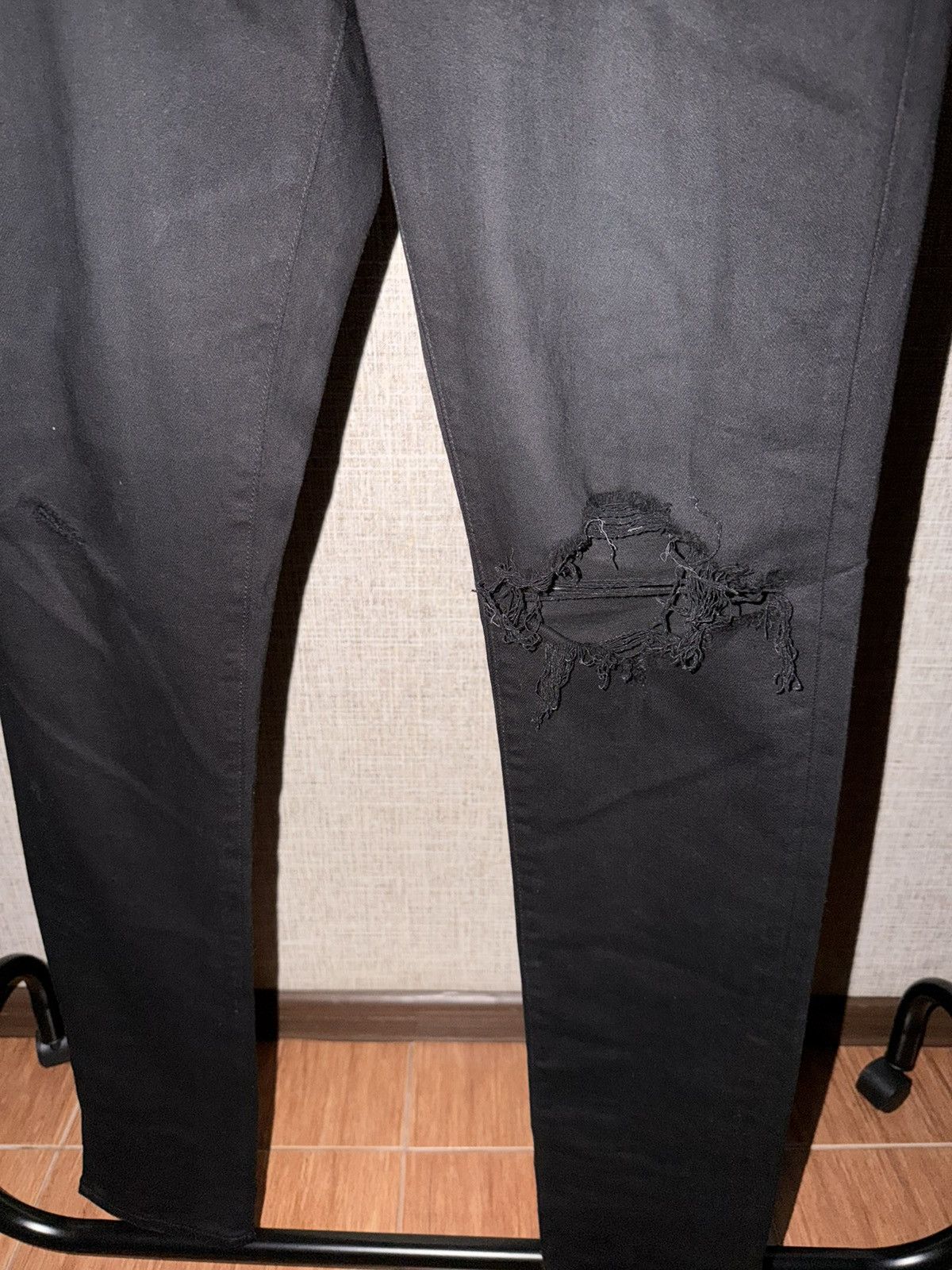 Amiri AMIRI DISTRESSED BLACK JEANS Size US 34 / EU 50 - 3 Thumbnail