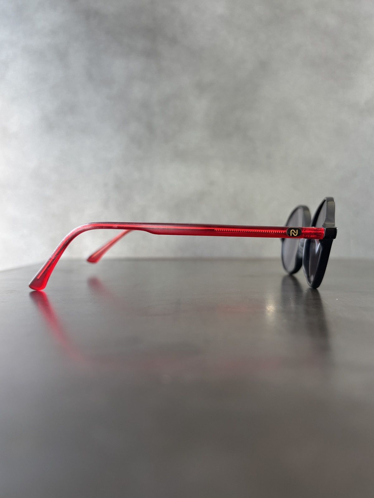 Designer Vintage Nouvelle Vague Sunglasses Made in Italy 1990s Circle Size ONE SIZE - 12 Thumbnail