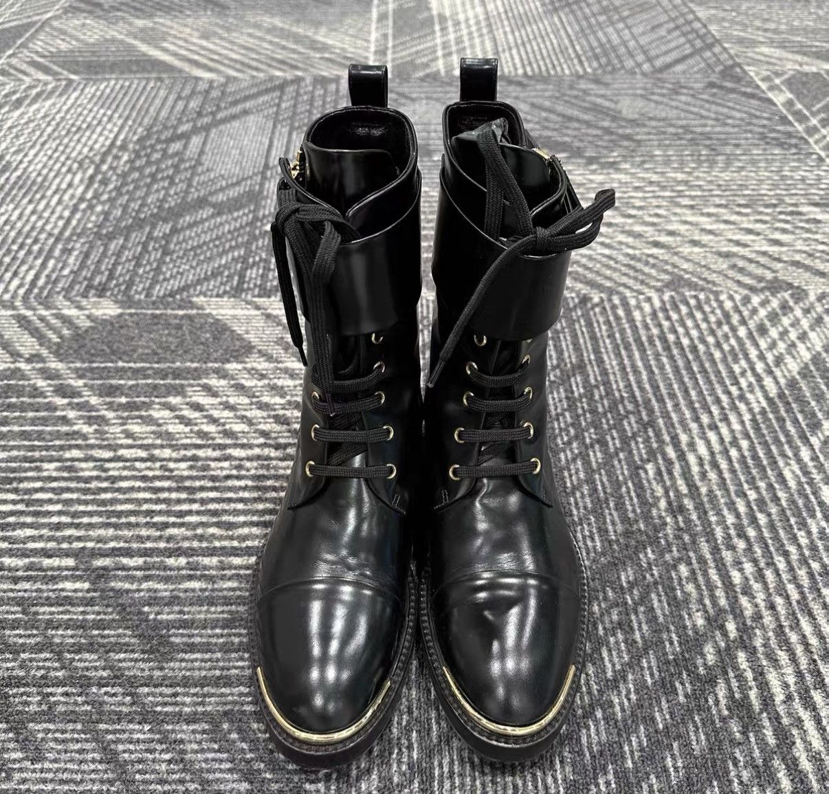 Louis Vuitton Louis Vuitton Leather Martin Boots J42 Size US 7.5 / IT 37.5 - 2 Thumbnail
