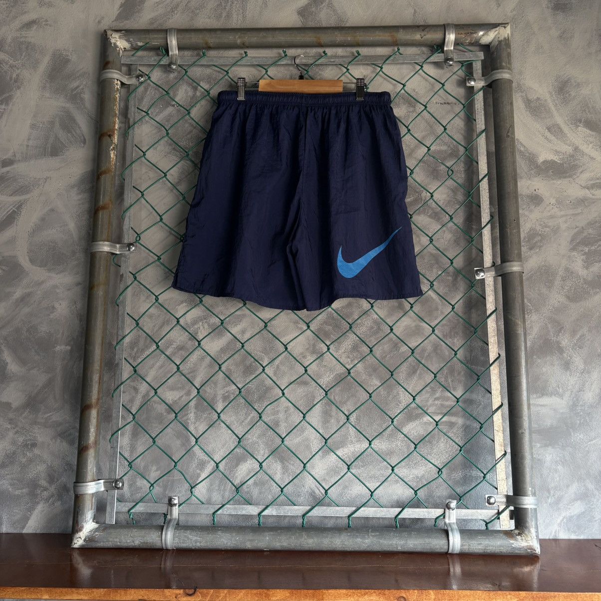 Nike Vintage 90s Nike Mens M Nylon Mesh Lined Navy Blue Shorts Size US 32 / EU 48 - 3 Thumbnail