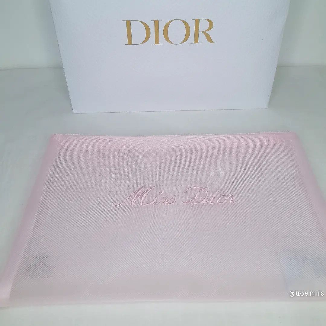 Dior Miss Dior Christmas Coffret Mesh Make-up Pouch in Pink Size ONE SIZE - 1 Thumbnail