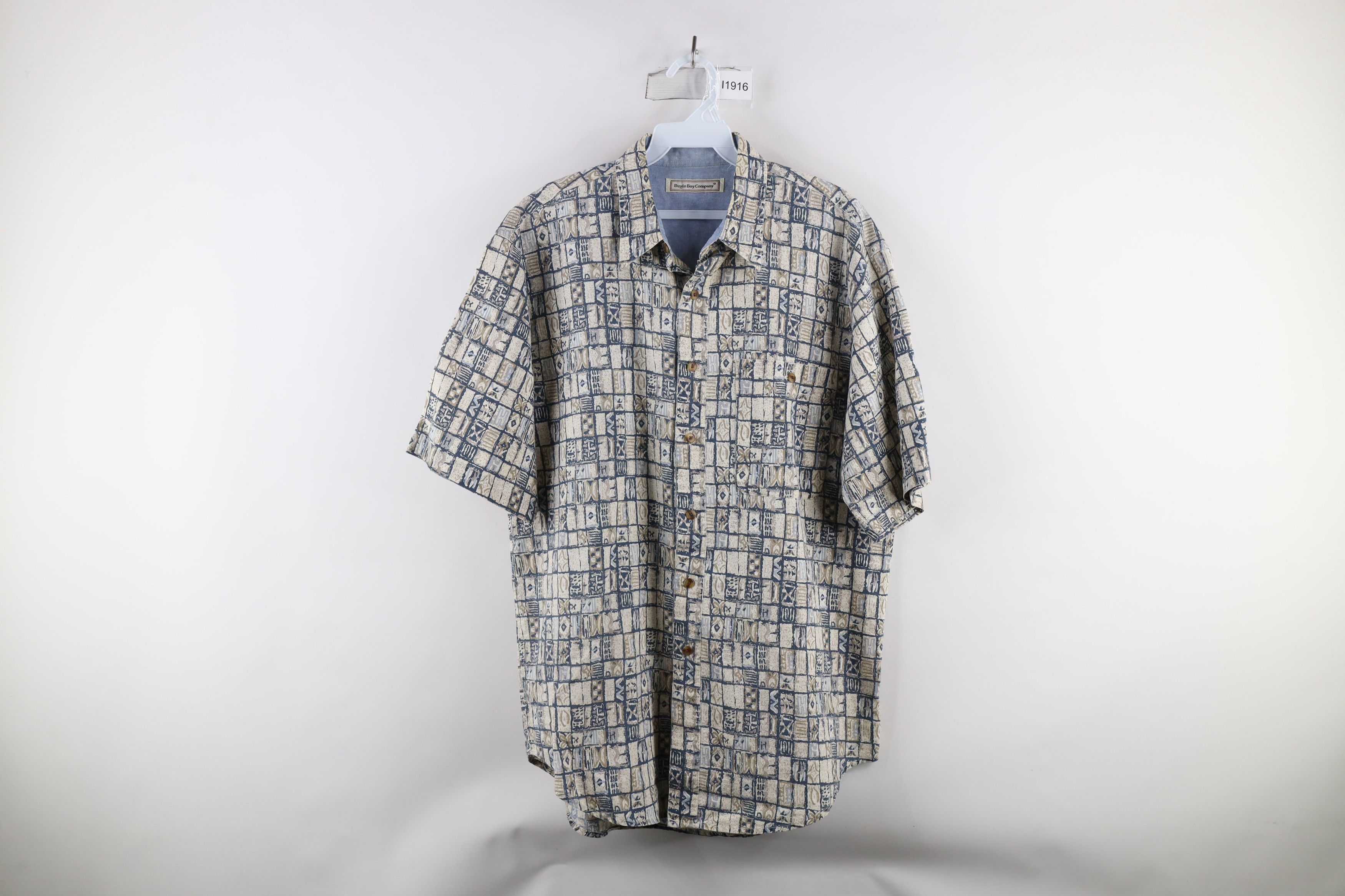 Vintage Vintage 90s Streetwear Geometric Beach Hawaiian Button Shirt Size US L / EU 52-54 / 3 - 1 Thumbnail