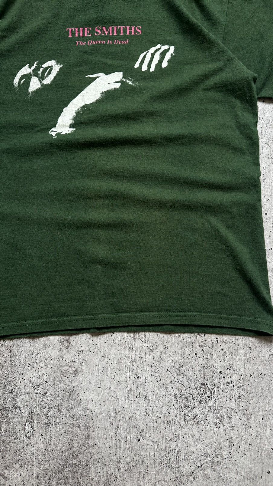Band Tees 00s The Smiths The Queen is Dead Vintage Sun Faded Tee Size US M / EU 48-50 / 2 - 7 Thumbnail