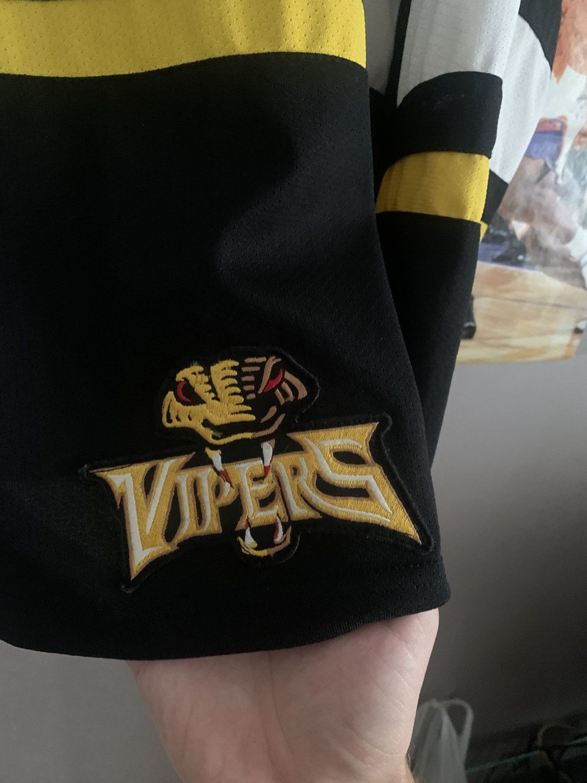 Other 2006/2007 Vintage EIHL Newcastle Vipers „V” Away Jersey Size US L / EU 52-54 / 3 - 4 Thumbnail