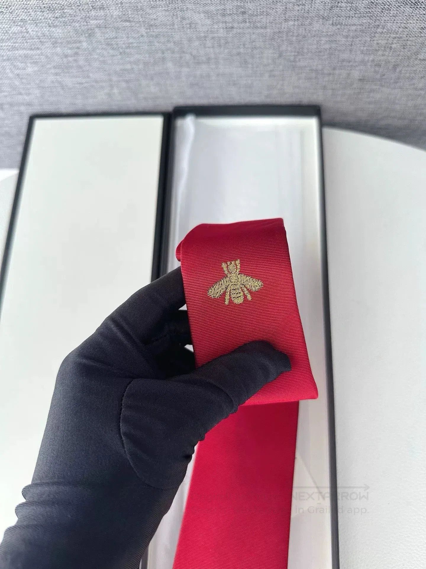 Gucci Gucci Bee Embroidery Silk Tie. Size ONE SIZE - 3 Thumbnail