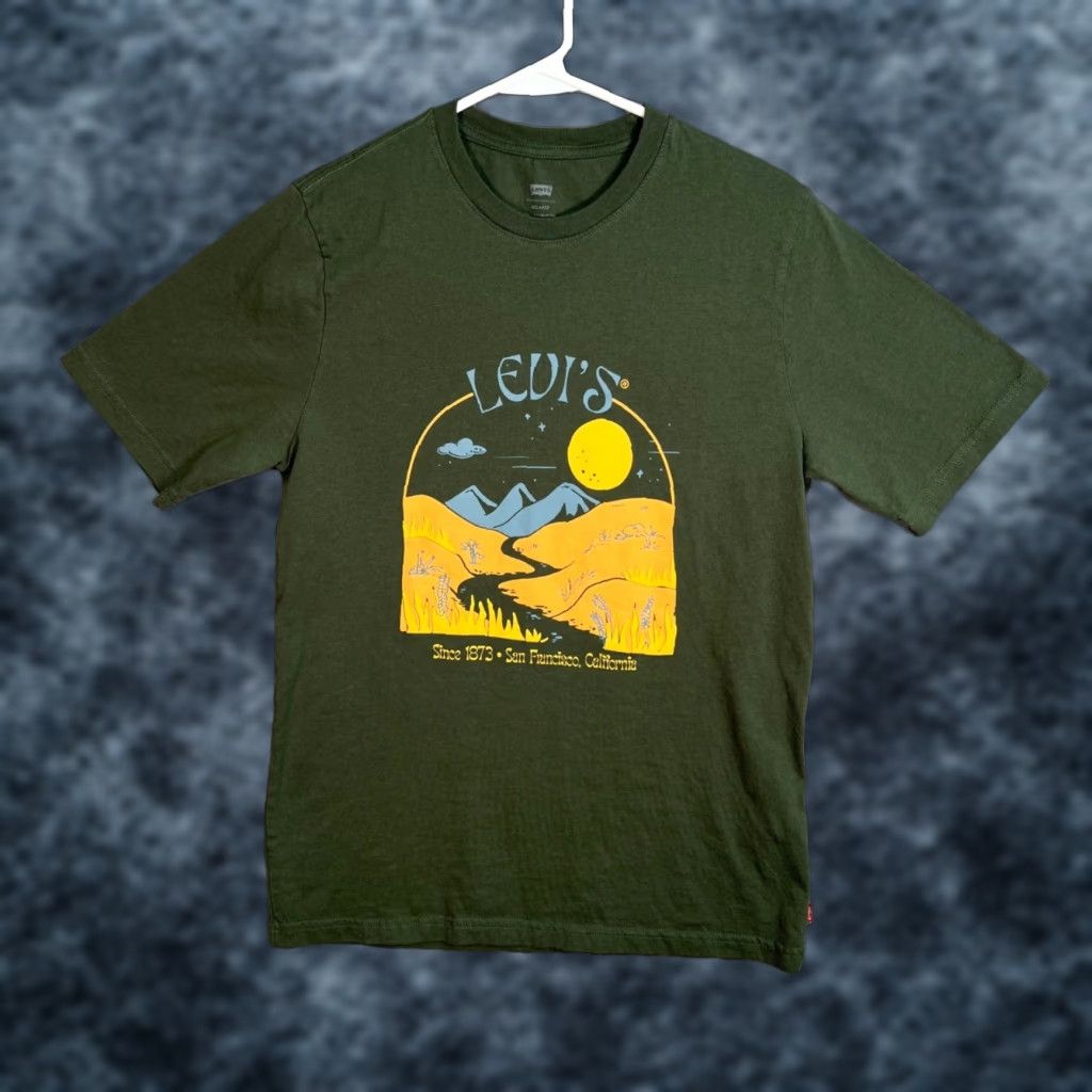 Levi's VINTAGE Levi's T-Shirt Graphic Tee Short Sleeve Crew Neck Olive Green Adult Small Logo 90s Mens Size US S / EU 44-46 / 1 - 1 Thumbnail