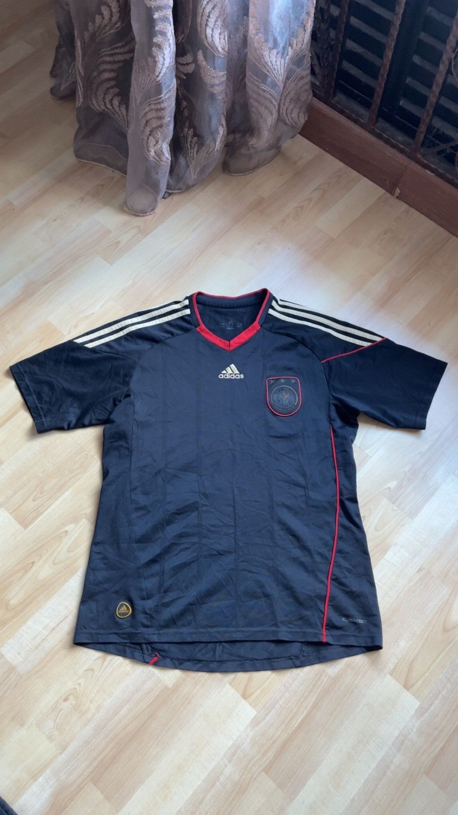 Adidas Germany 2010/11 Away kit Size US M / EU 48-50 / 2 - 1 Thumbnail