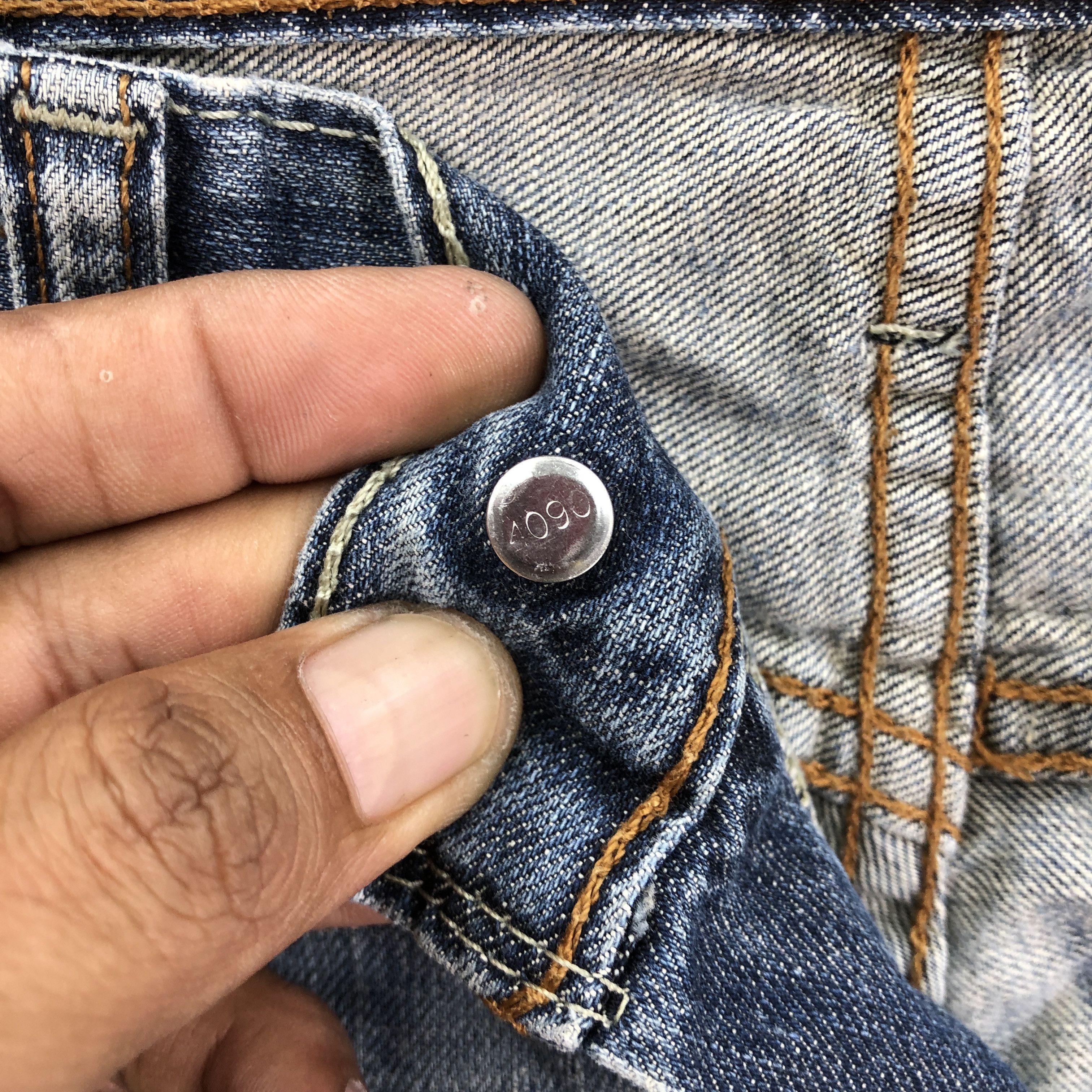 Levi's Vintage Y2K Levis Faded Ripped Jeans Levi's Light Wash Denim Size US 30 / EU 46 - 7 Thumbnail
