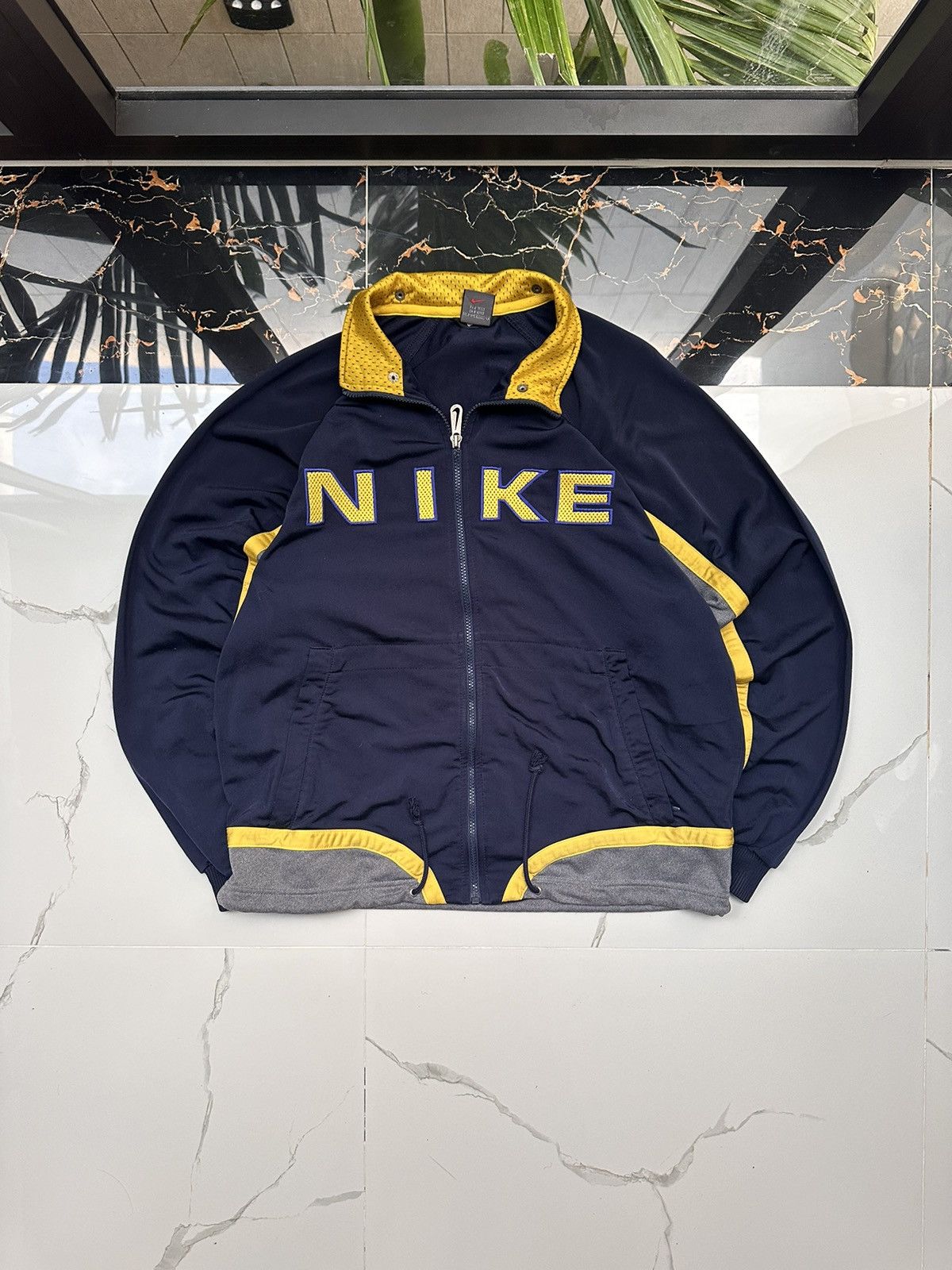 Nike × Vintage NIKE VINTAGE BIG LOGO STREETWEAR ZIP SWEATSHIRT Size US S / EU 44-46 / 1 - 1 Thumbnail