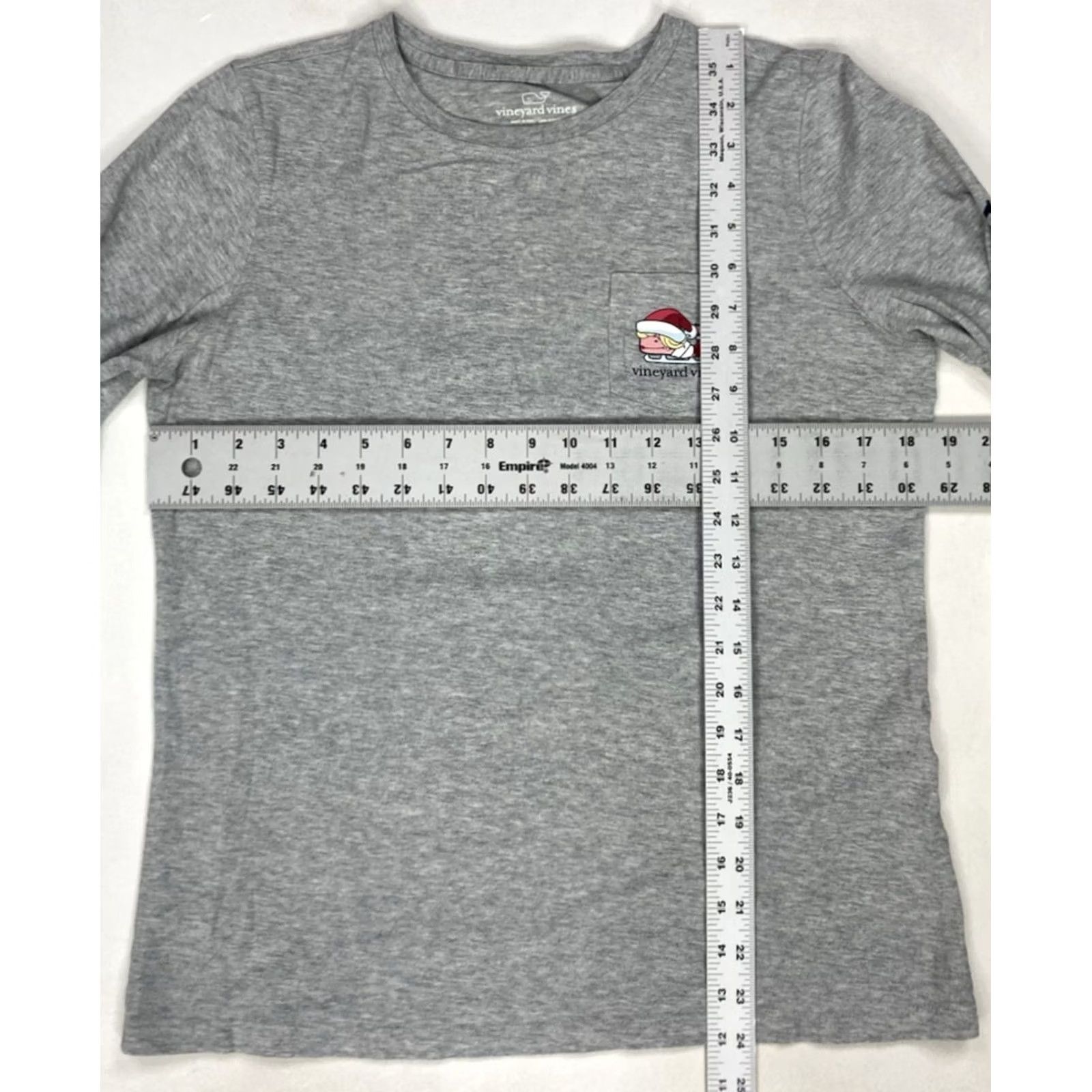 Vineyard Vines Vineyard Vines Christmas Pocket Graphic T-shirt Women Small Long Sleeve Crew Neck Pullover Gray Santa Claus Size S / US 4 / IT 40 - 6 Thumbnail