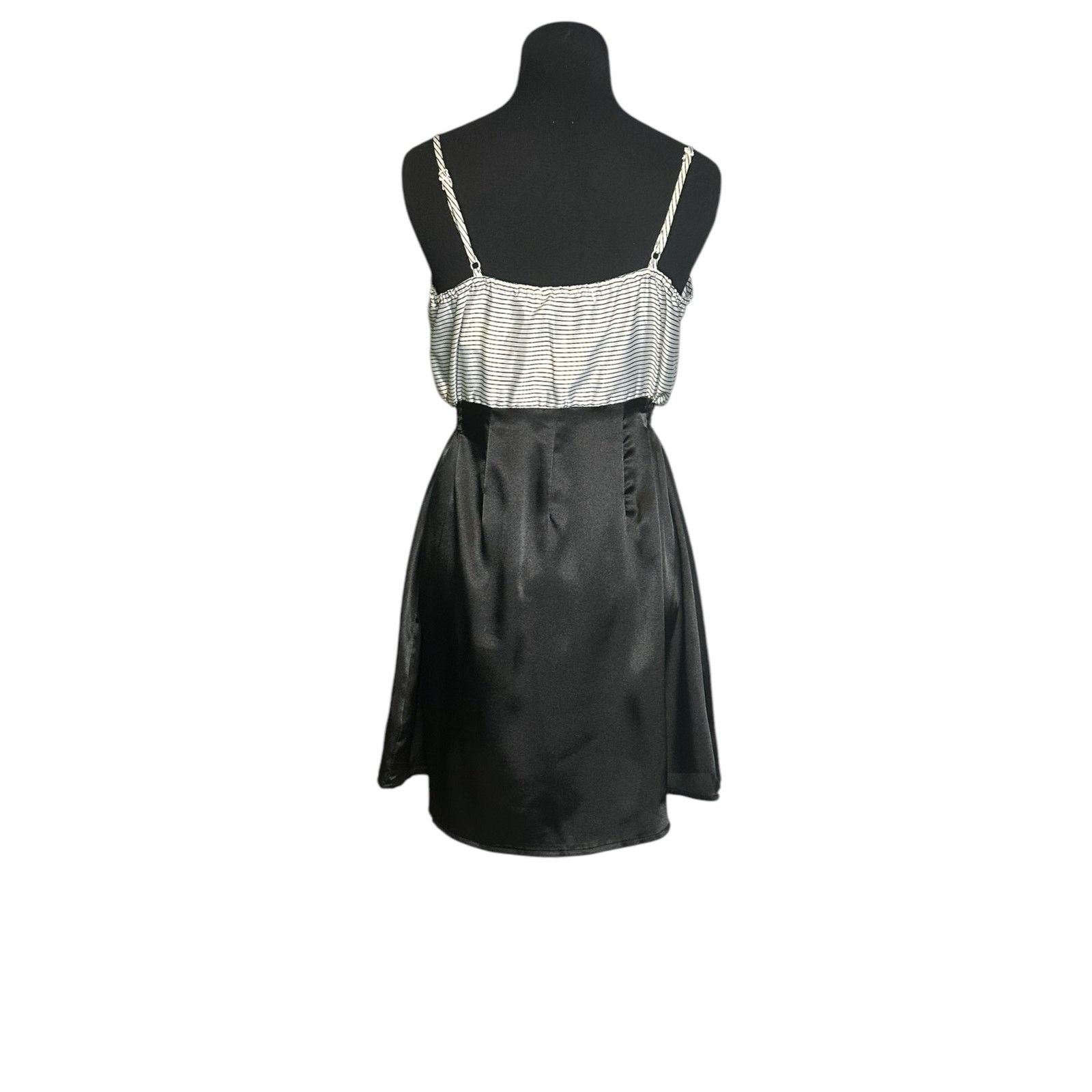 MINKPINK Minkpink black white satin summer mini dress size 12 Size XL / US 12-14 / IT 48-50 - 2 Thumbnail