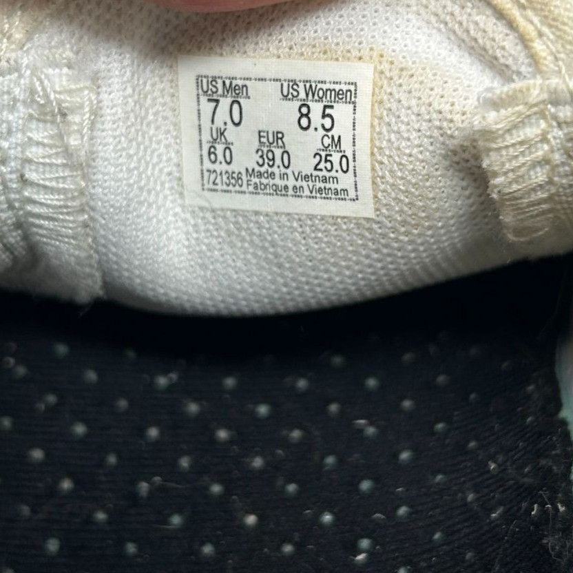 Vans VANS ComfyCush Classic Slip-On White/Cream M 7/ Wmns 8.5 Size US 8.5 / IT 38.5 - 10 Thumbnail