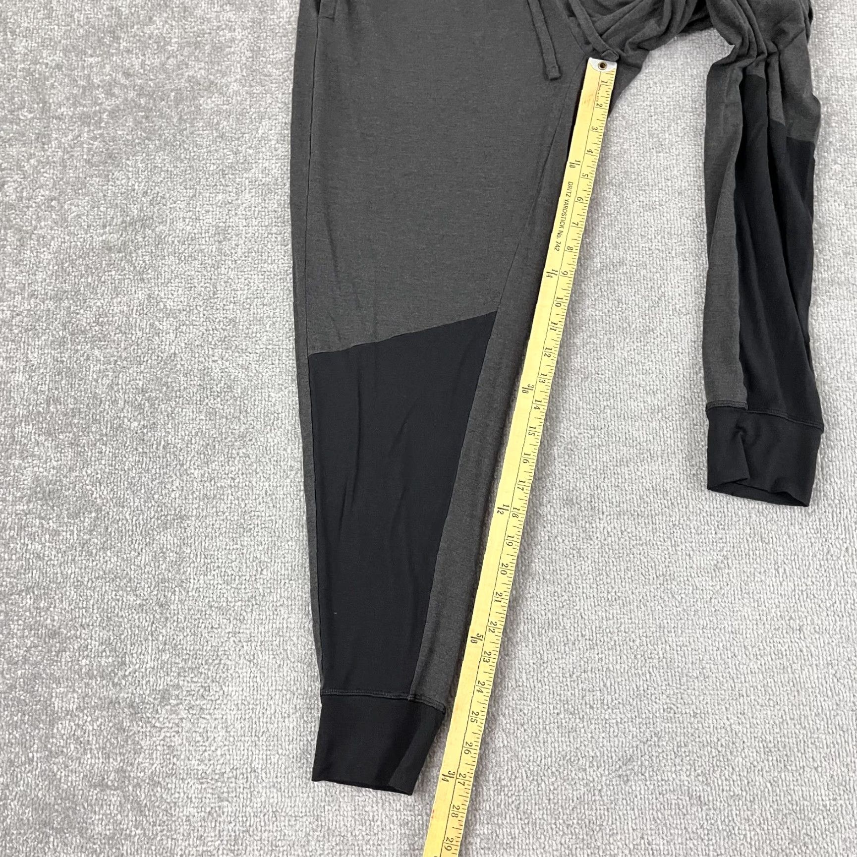 Vintage Tommy John Compression Pants Adult Medium 28" Gray Tight Leg Activewear Mens Size US 31 - 5 Thumbnail