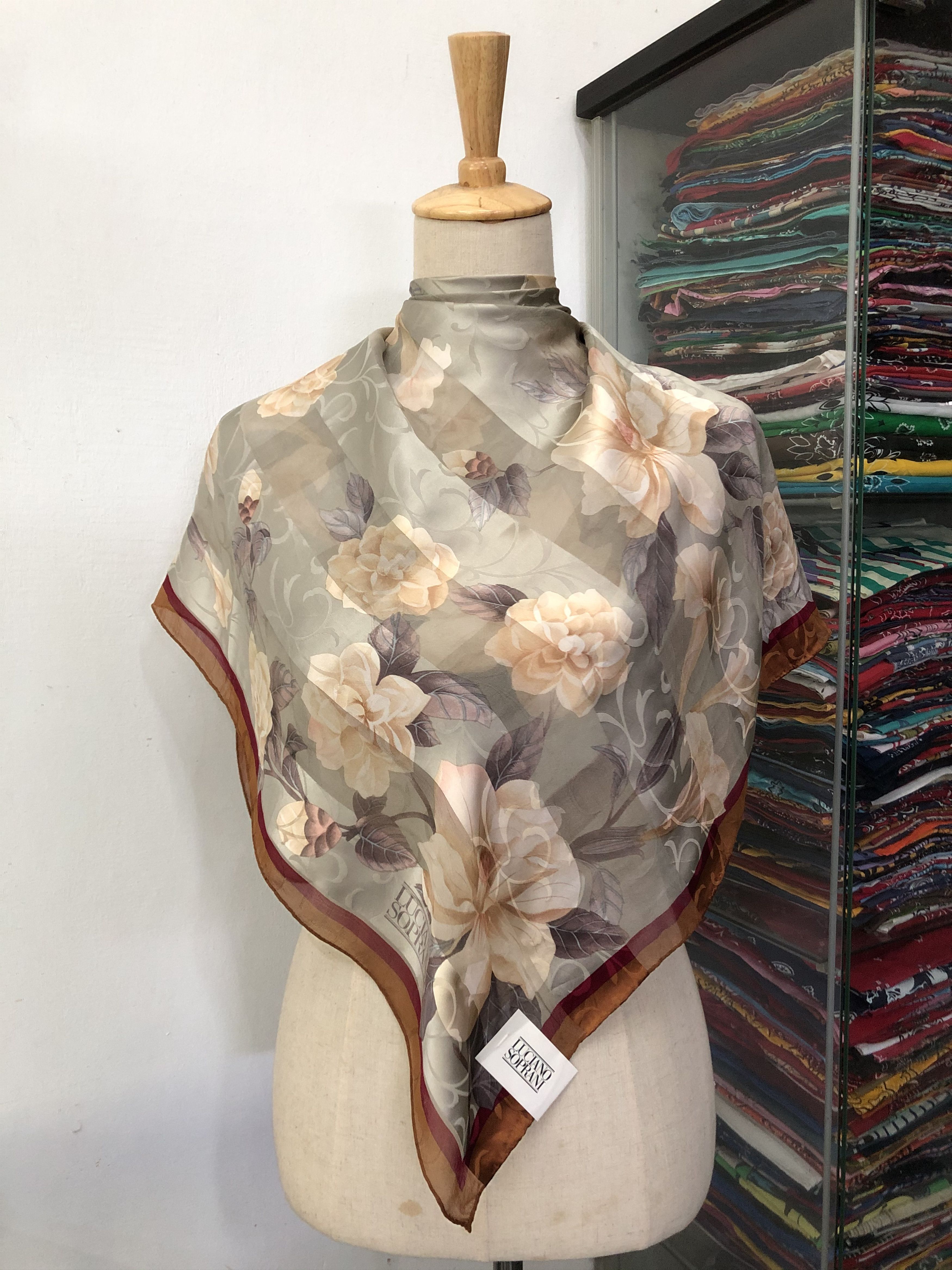 Vintage Vintage Luciano Soprani Silk Scarf Size ONE SIZE - 1 Thumbnail