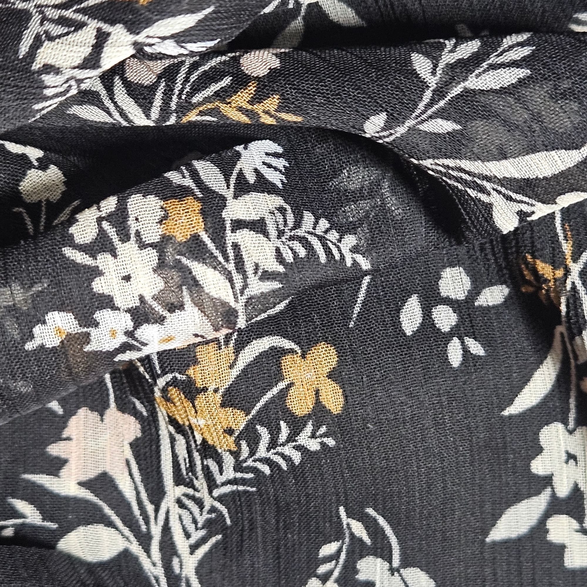 Other All In Favor Women’s Smocked Floral Blouse Black M Ruched Co Size M / US 6-8 / IT 42-44 - 10 Thumbnail