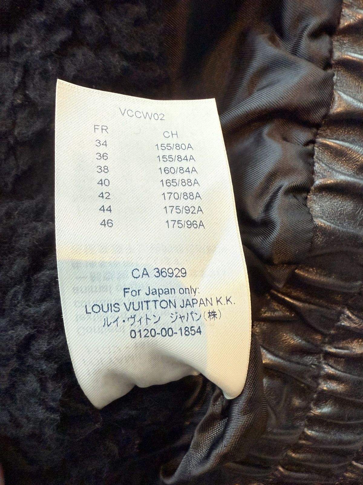 Louis Vuitton Louis Vuitton Black Fur-Collared Leather Waist-Tie Jacket Size S / US 4 / IT 40 - 4 Thumbnail