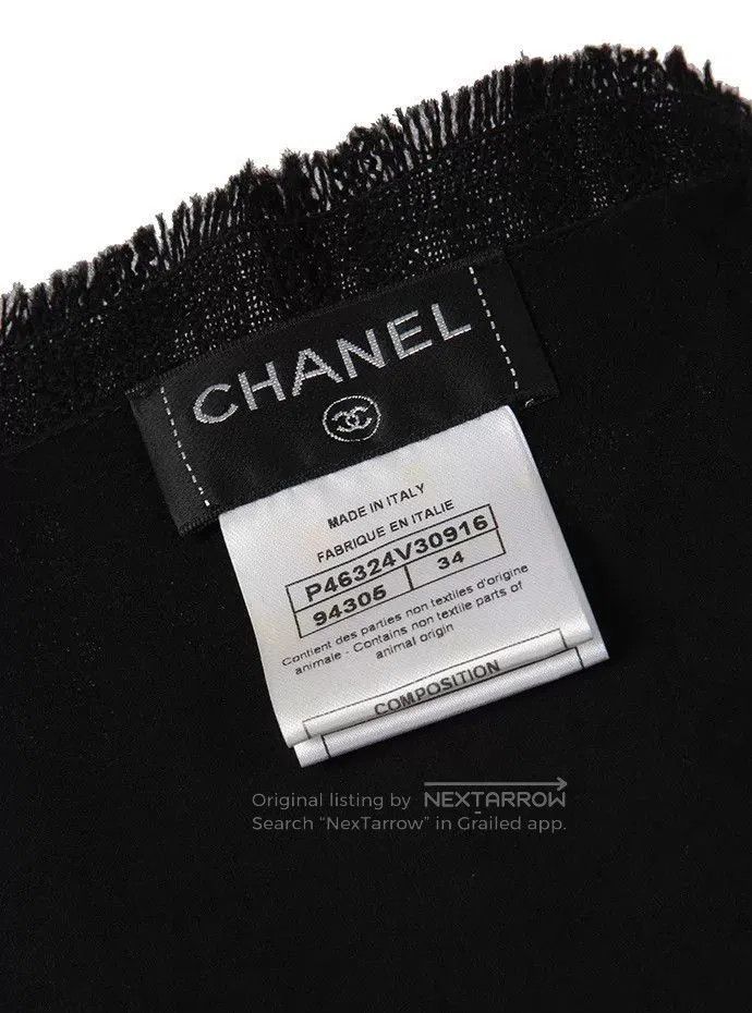 Chanel CHANEL Sleeveless Wool Coat with Brooch. Size XS / US 0-2 / IT 36-38 - 3 Thumbnail