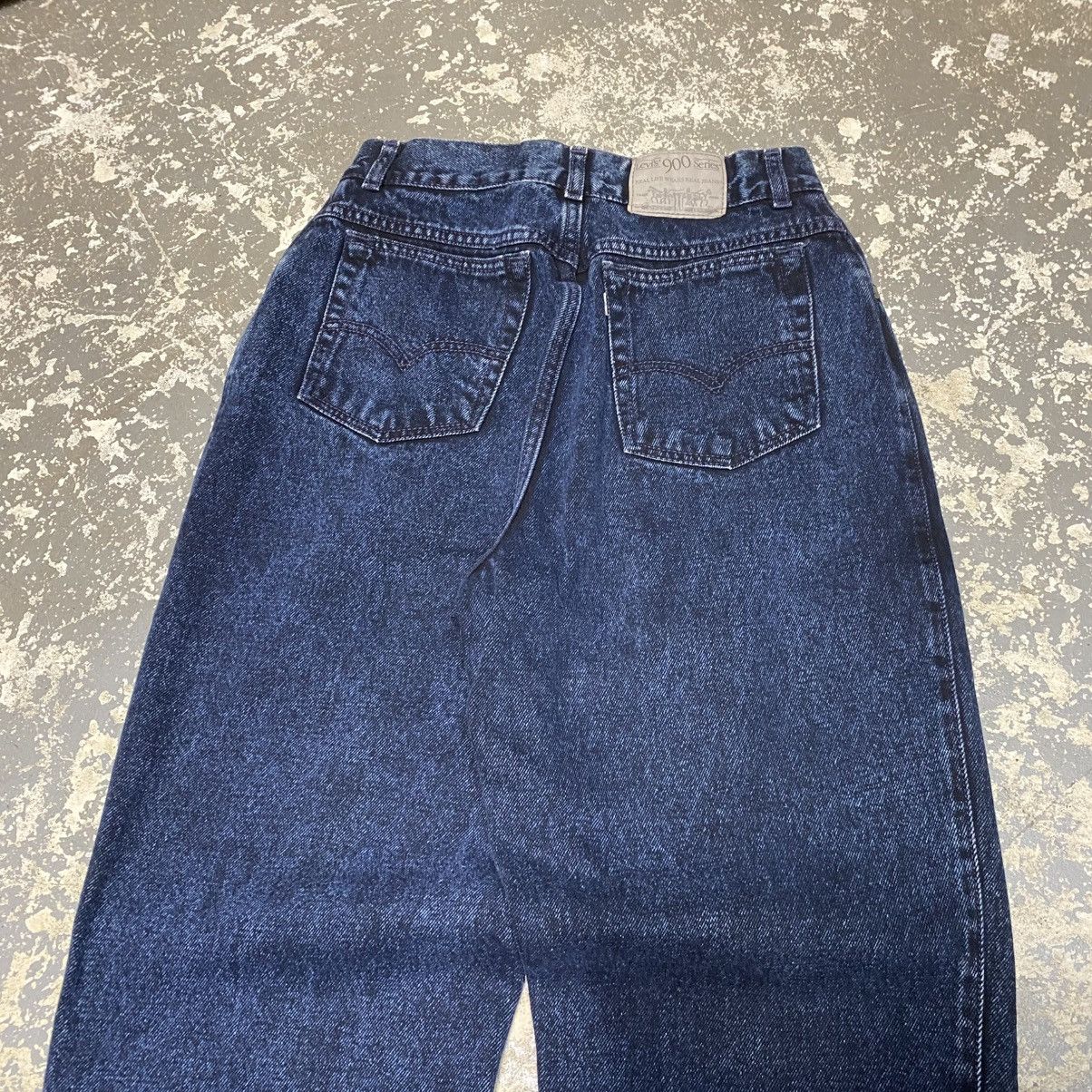 Levi's × Vintage Vintage Levi’s Silvertab 900 Series Navy Baggy Jeans 90s Size US 26 / EU 42 - 9 Thumbnail