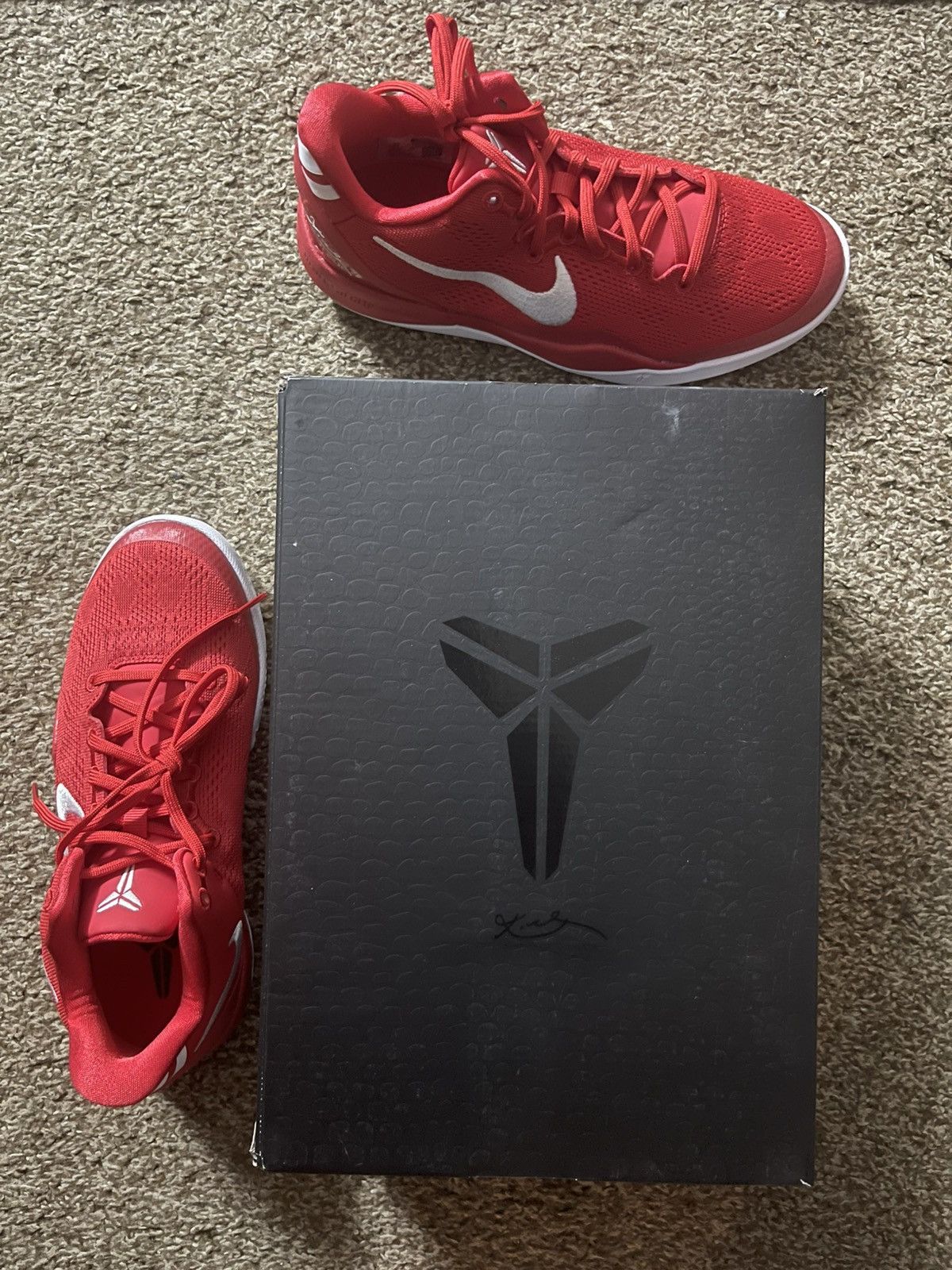 Nike *New* Nike Kobe 8/VIII University Red - Grade School Size US 5 / EU 37 - 8 Thumbnail