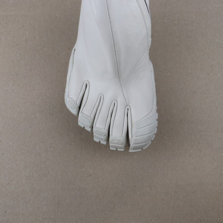 Balenciaga o1rshd1 Soft Leather Heeled Toe Boots in Chalky White Size US 8 / IT 38 - 12 Thumbnail
