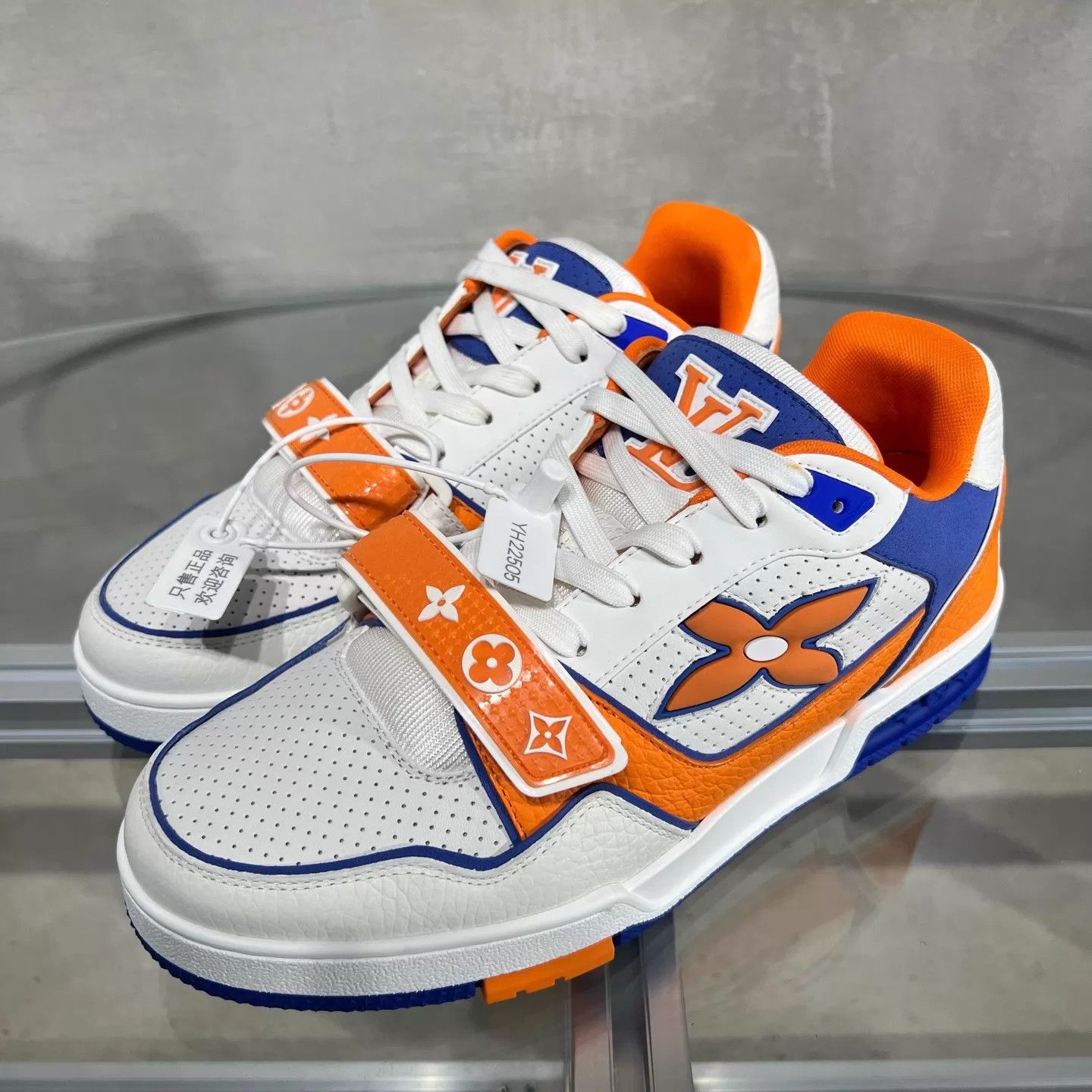 Louis Vuitton LV Trainer white orange new w/ box tried on UK5 39 Size US 8.5 / IT 38.5 - 2 Thumbnail