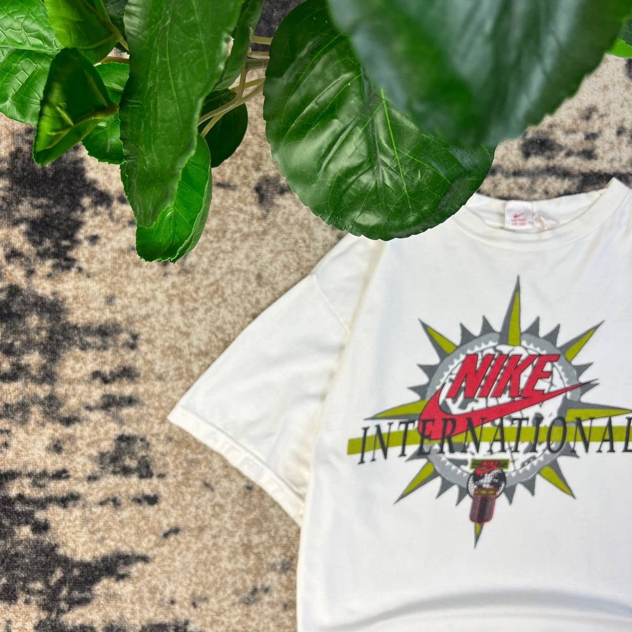 Nike Nike International Big Logo Vintage 90s White T-Shirt 1TS15 Size US L / EU 52-54 / 3 - 3 Thumbnail
