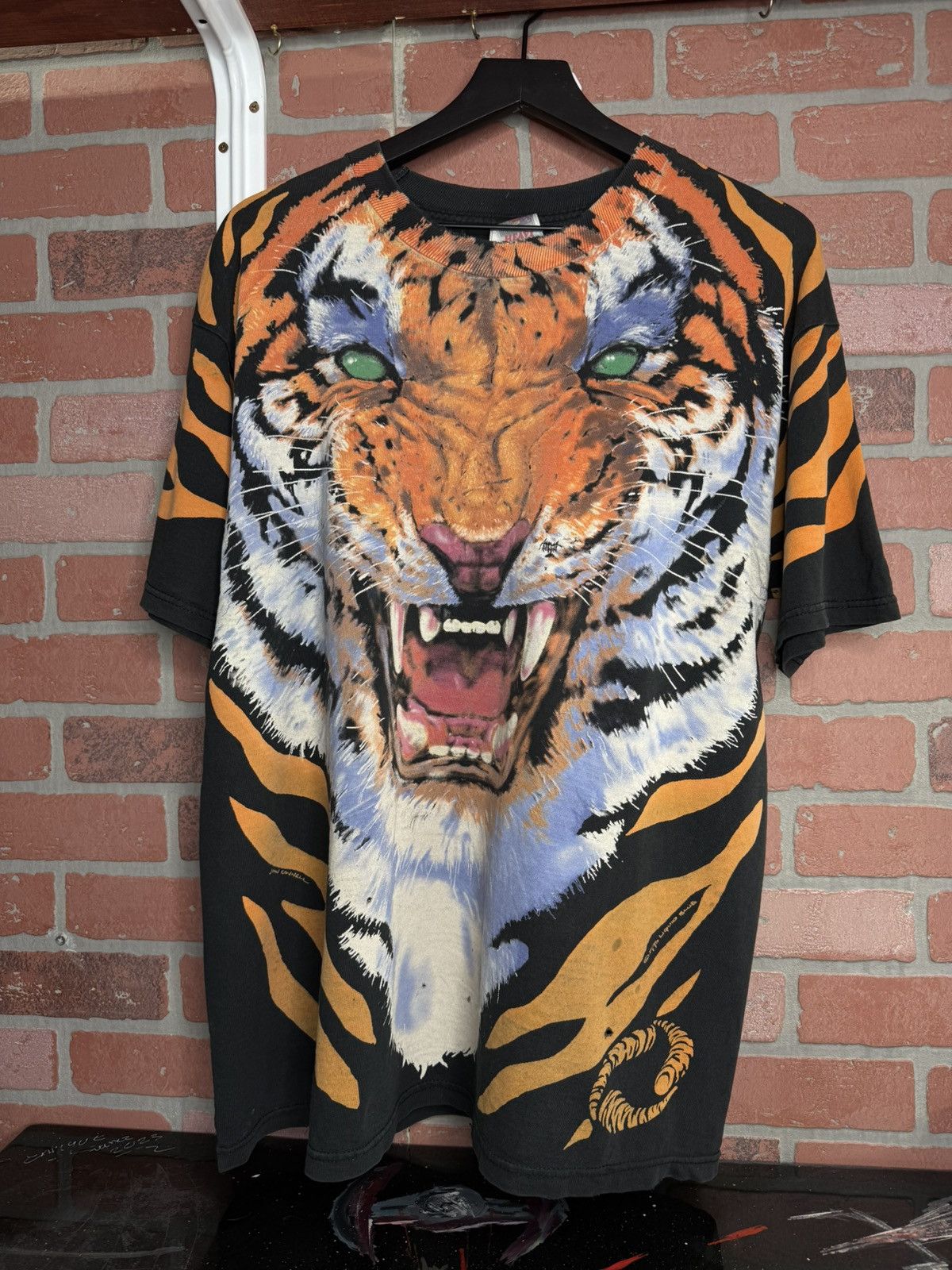 Vintage Vintage 90’s Tiger Liquid Blue T-Shirt Adult Size XLarge Size US XL / EU 56 / 4 - 1 Thumbnail