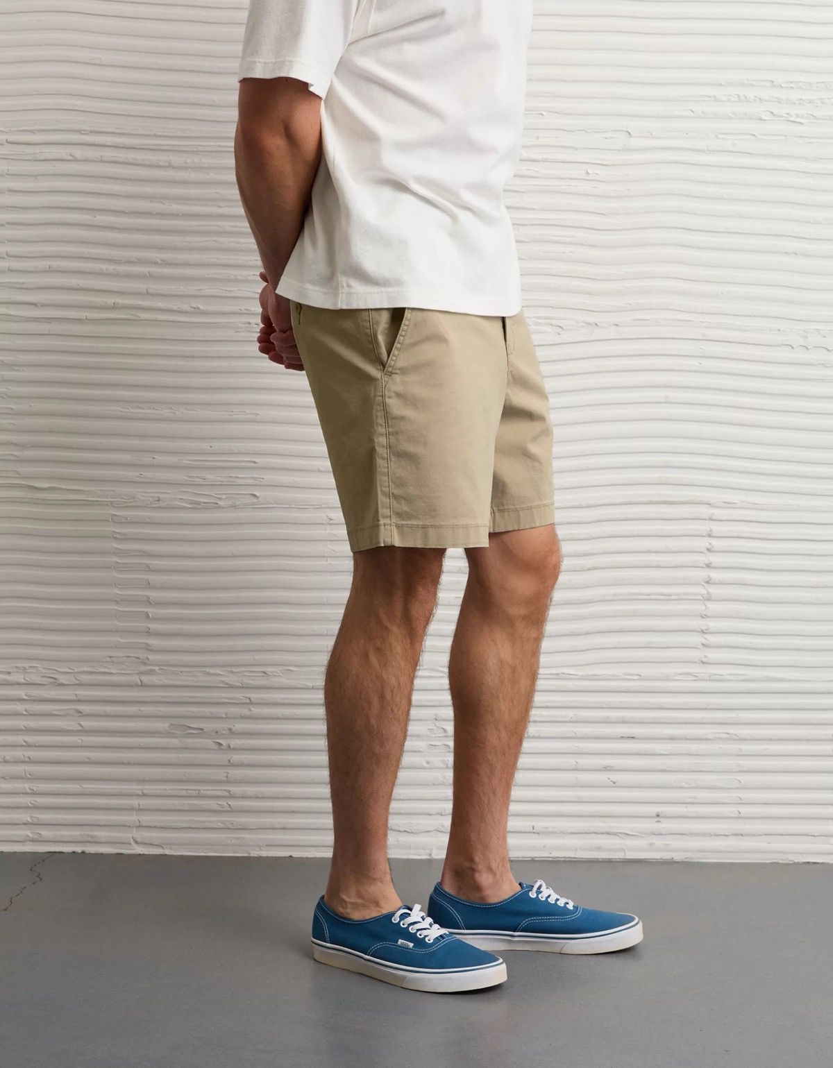 American Eagle Outfitters American Eagle Classic Flex Lived-In Khaki Shorts Size US 31 - 9 Thumbnail