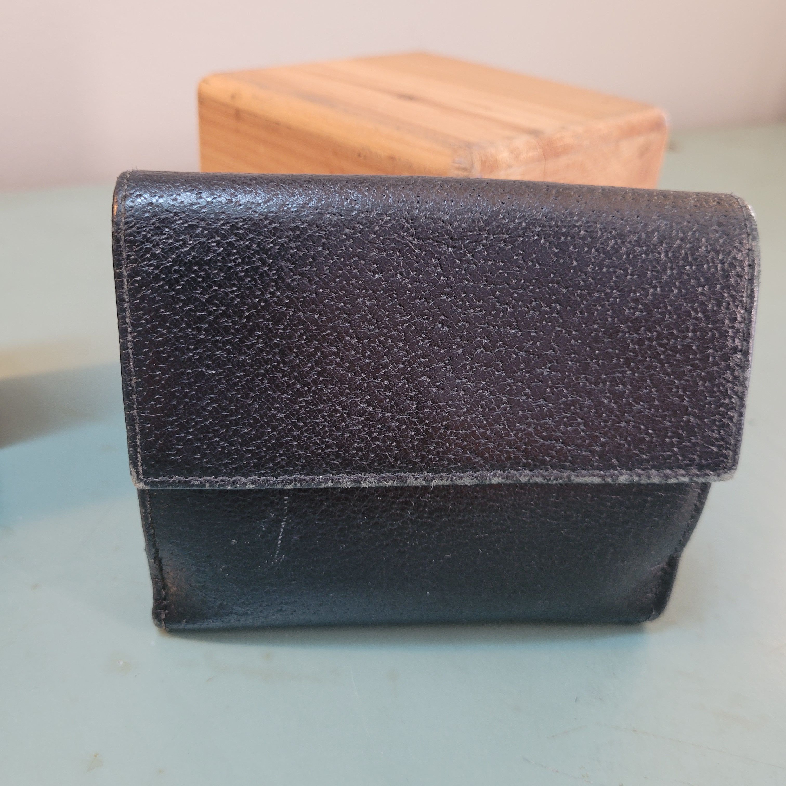 Gucci Gucci Unisex Compact Style Leather Wallet Size ONE SIZE - 3 Thumbnail