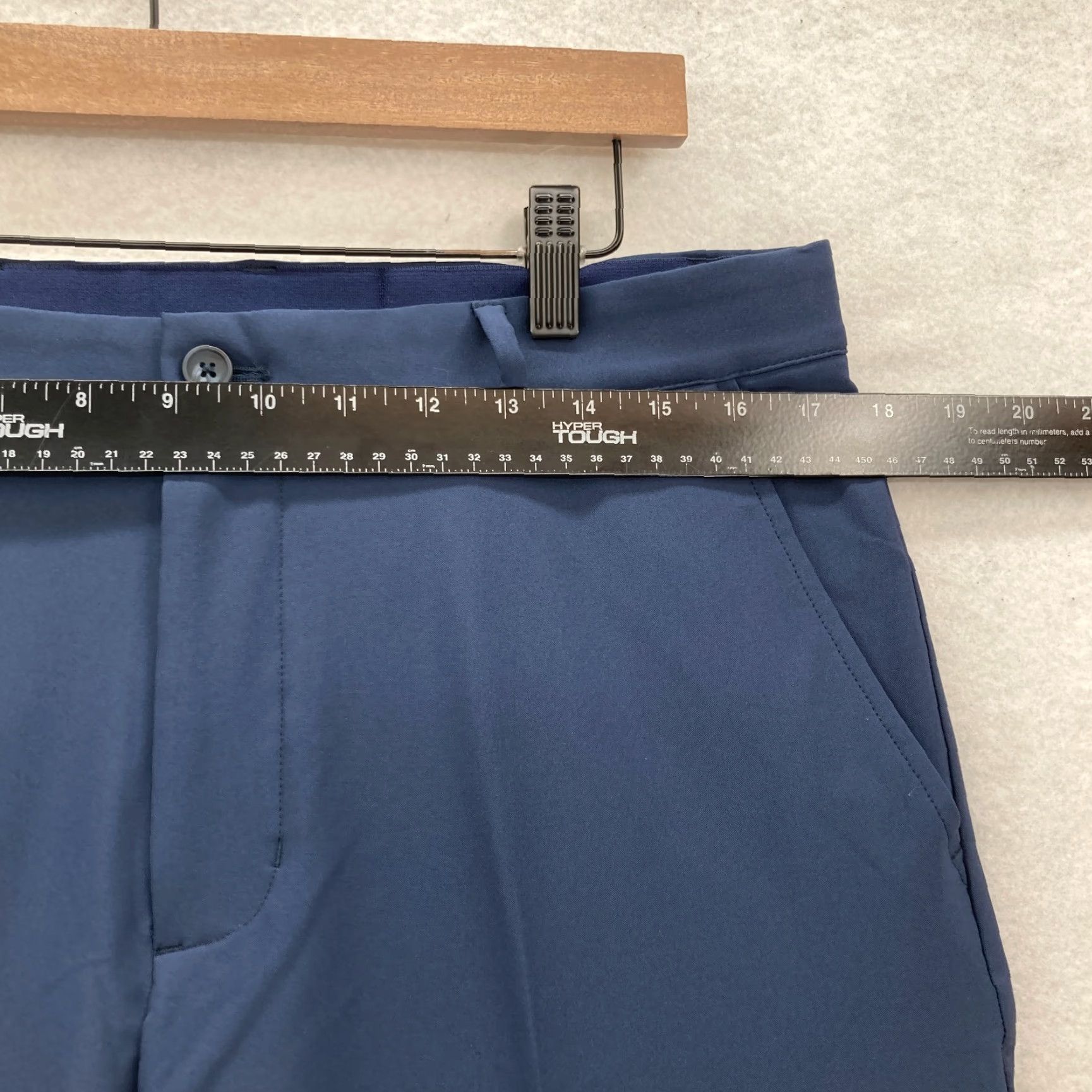 Vintage Greg Norman Performance Golf Pants Mens 33x30 Straight Leg Blue Stretch Waist Chino Pants Mens Regular Blue Stretch Waist 33 Inseam 30 Inseam Size US 33 - 6 Thumbnail