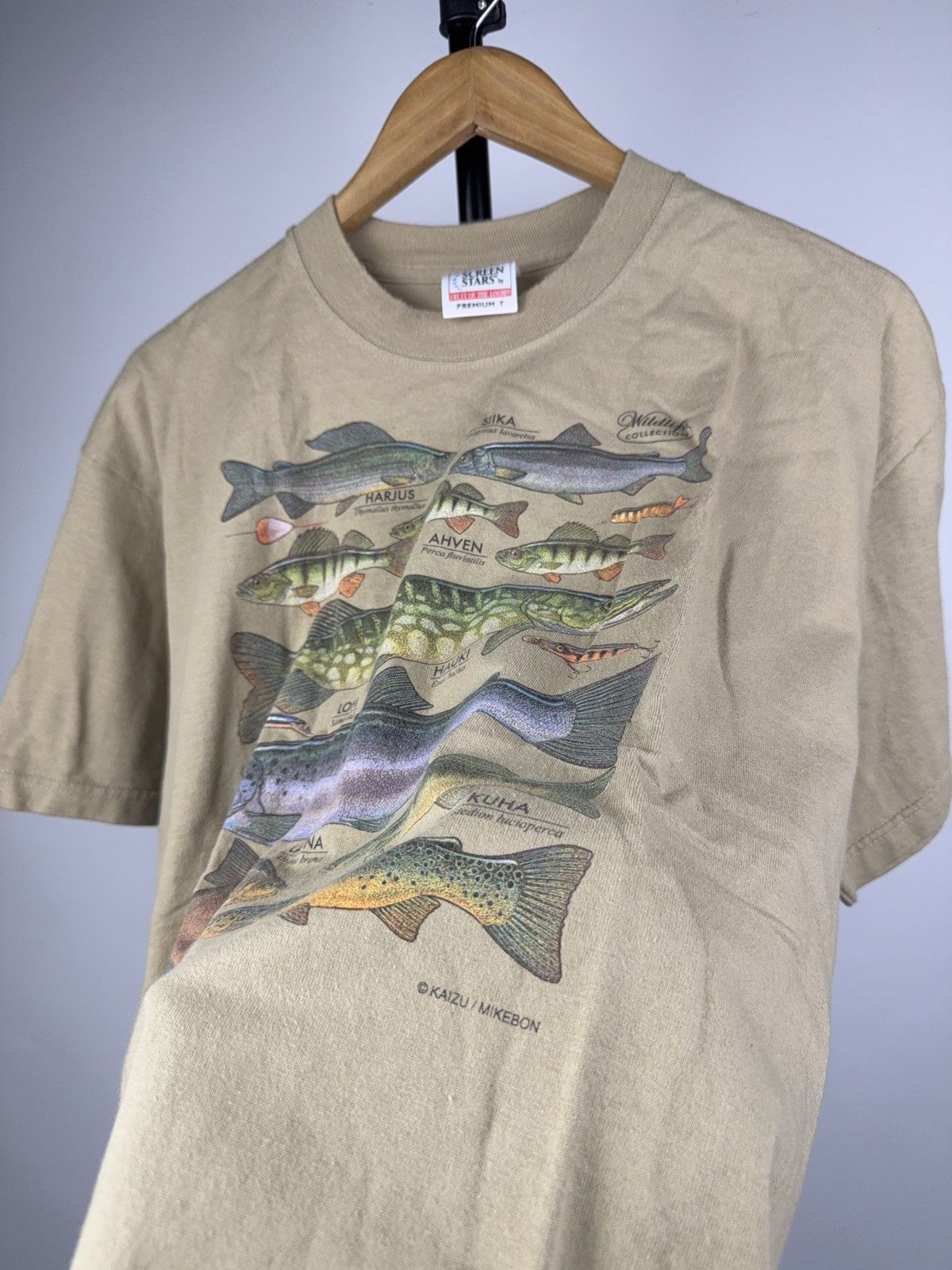 Vintage Vintage 90s Retro Wildlife Fish Print Graphic T-Shirt Beige Size US L / EU 52-54 / 3 - 5 Thumbnail
