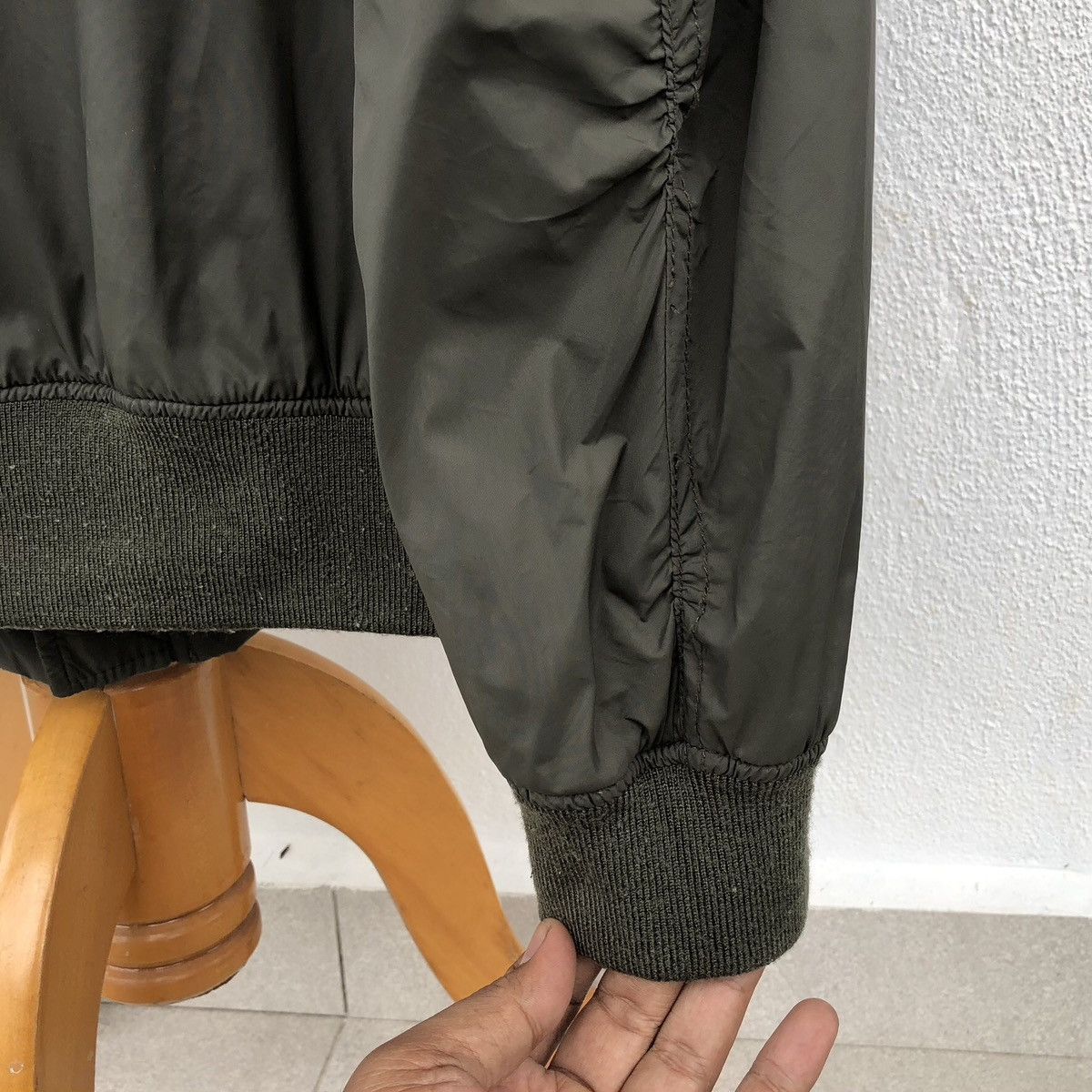Uniqlo Uniqlo Women Ma-1 Bomber Jacket Size L / US 10 / IT 46 - 11 Thumbnail